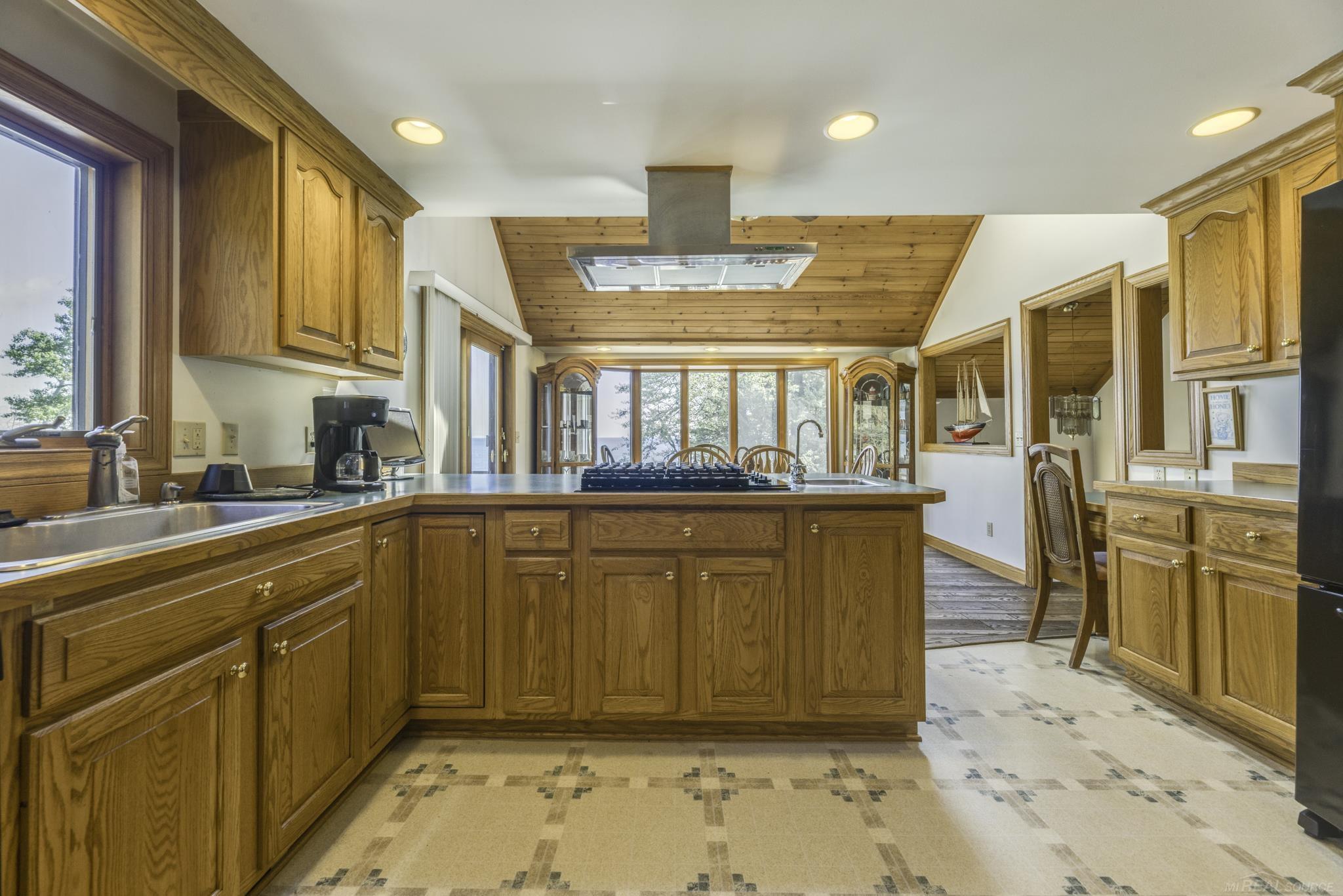 3388 N Lakeshore Road