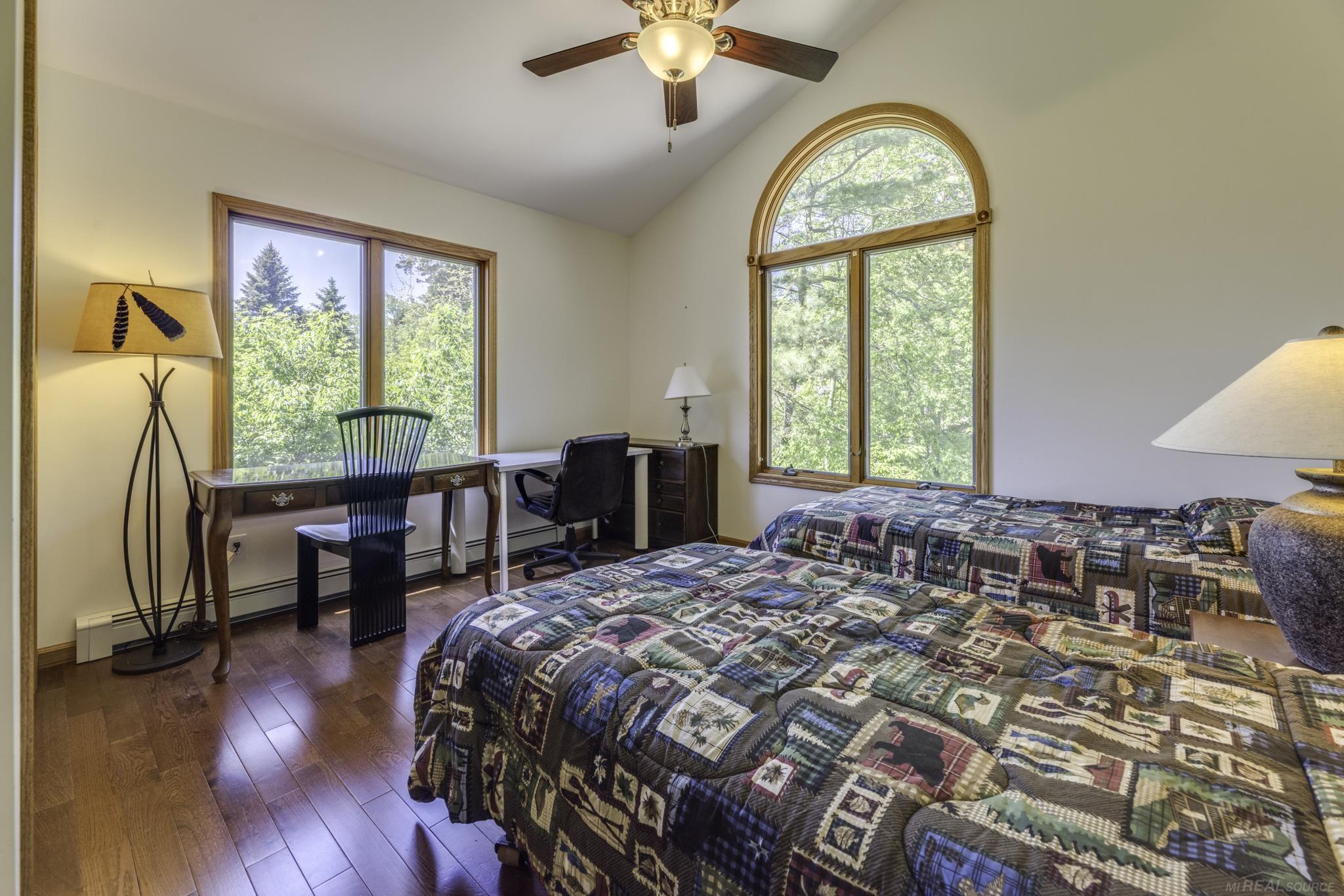 3388 N Lakeshore Road