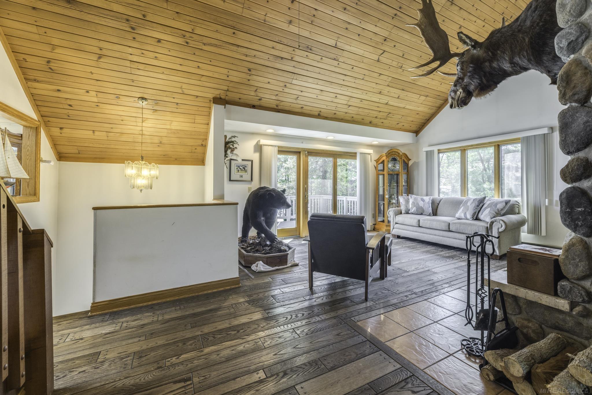 3388 N Lakeshore Road