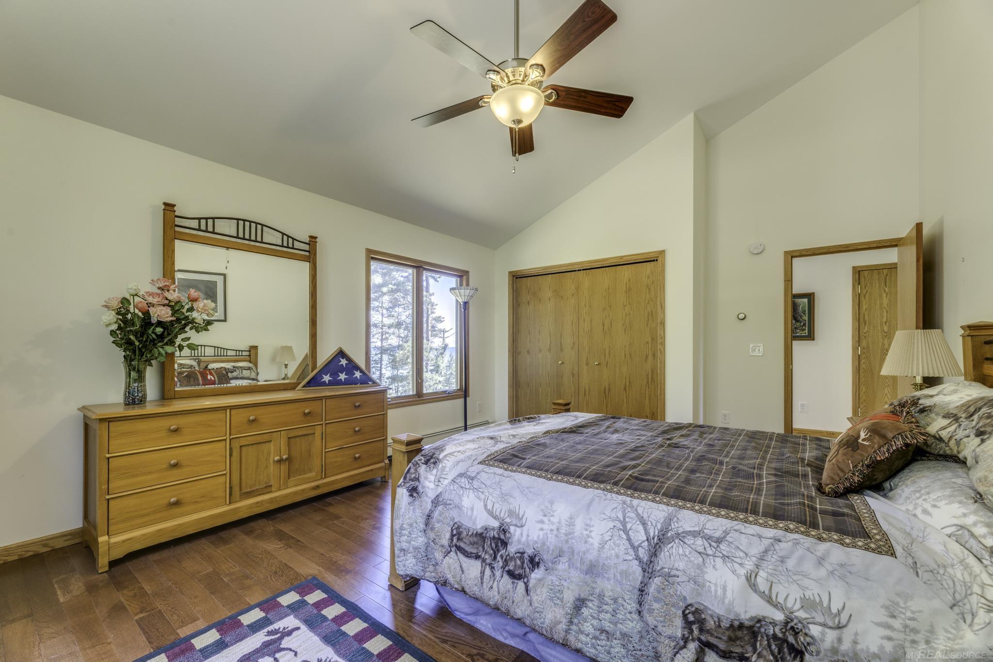 3388 N Lakeshore Road