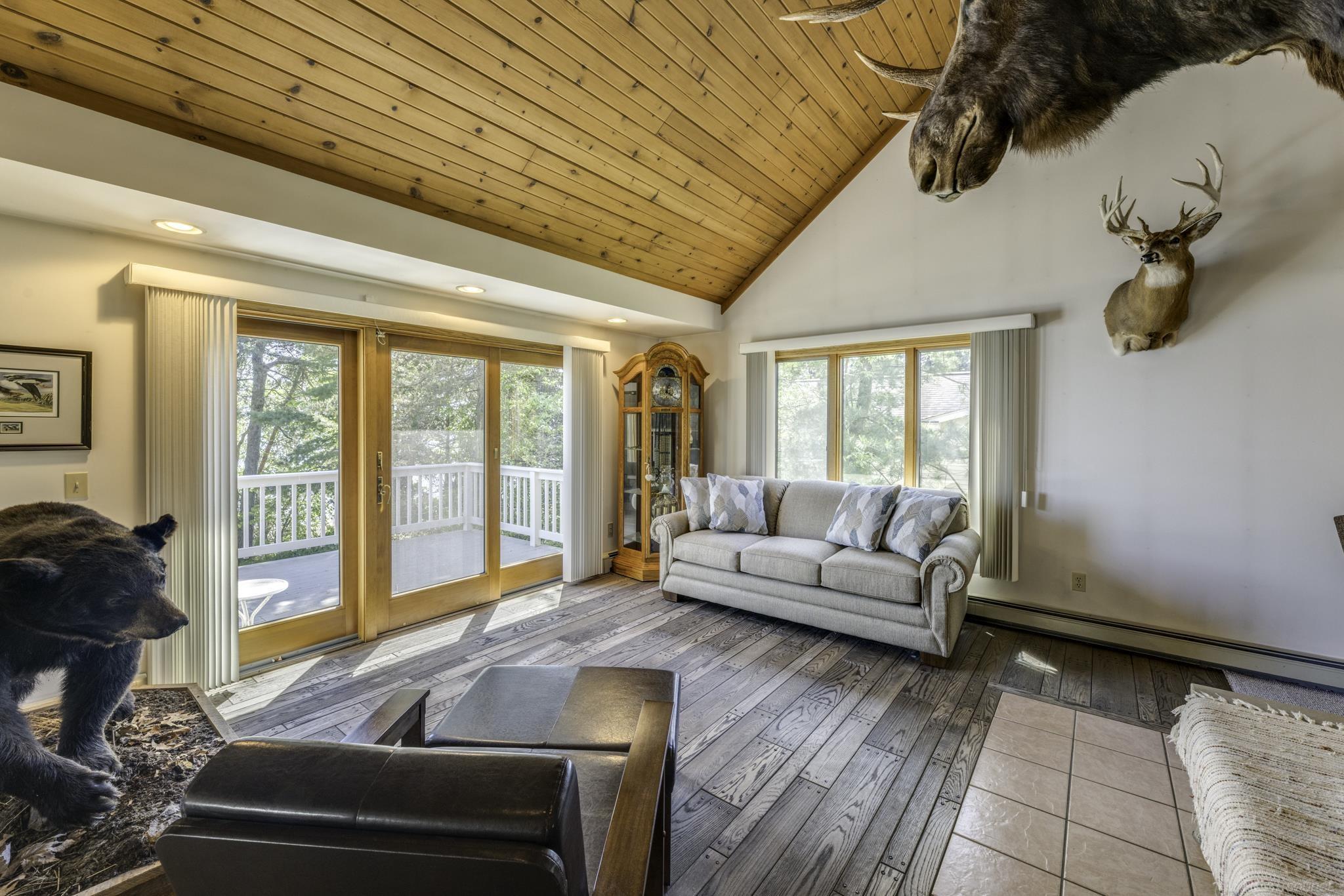 3388 N Lakeshore Road