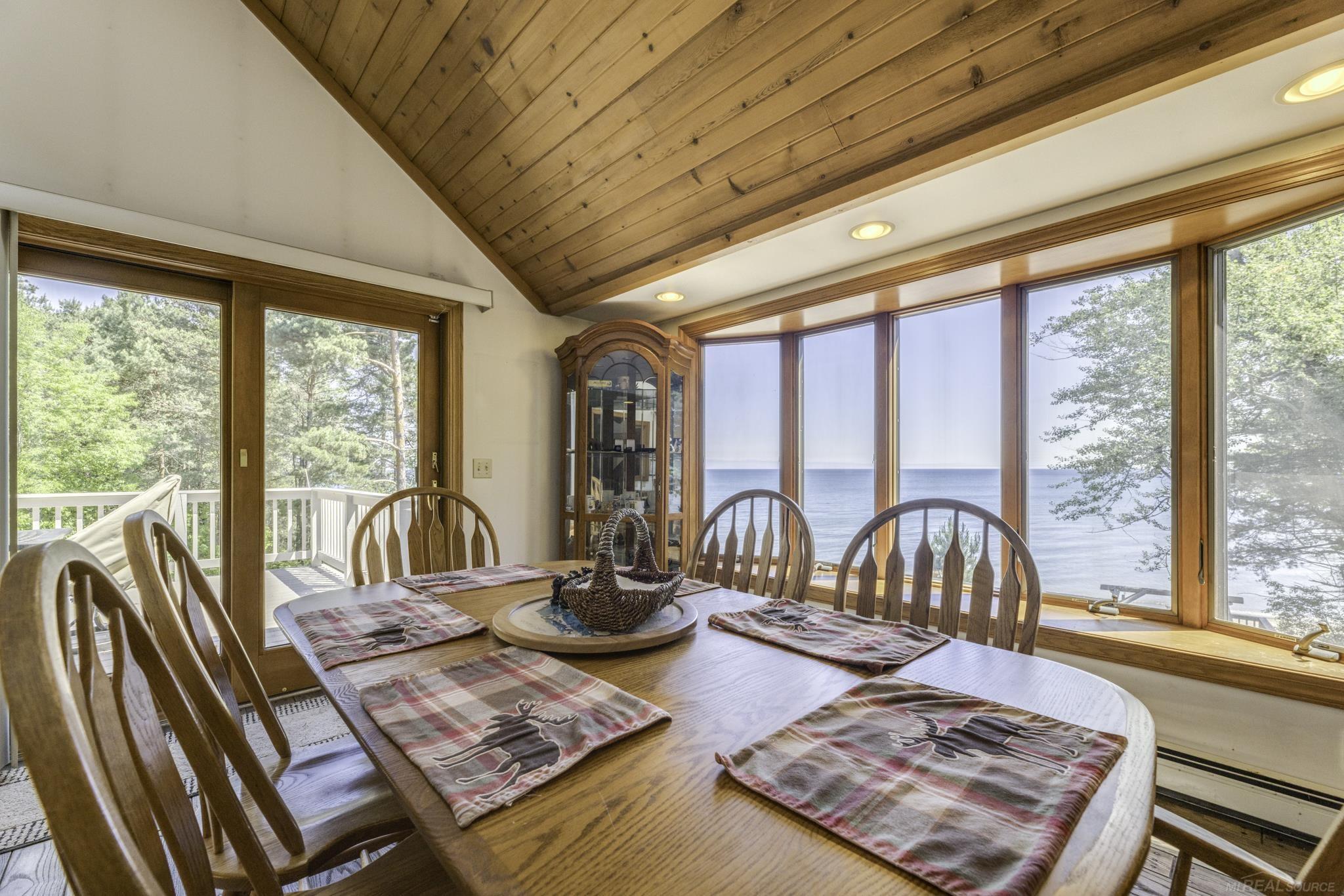 3388 N Lakeshore Road
