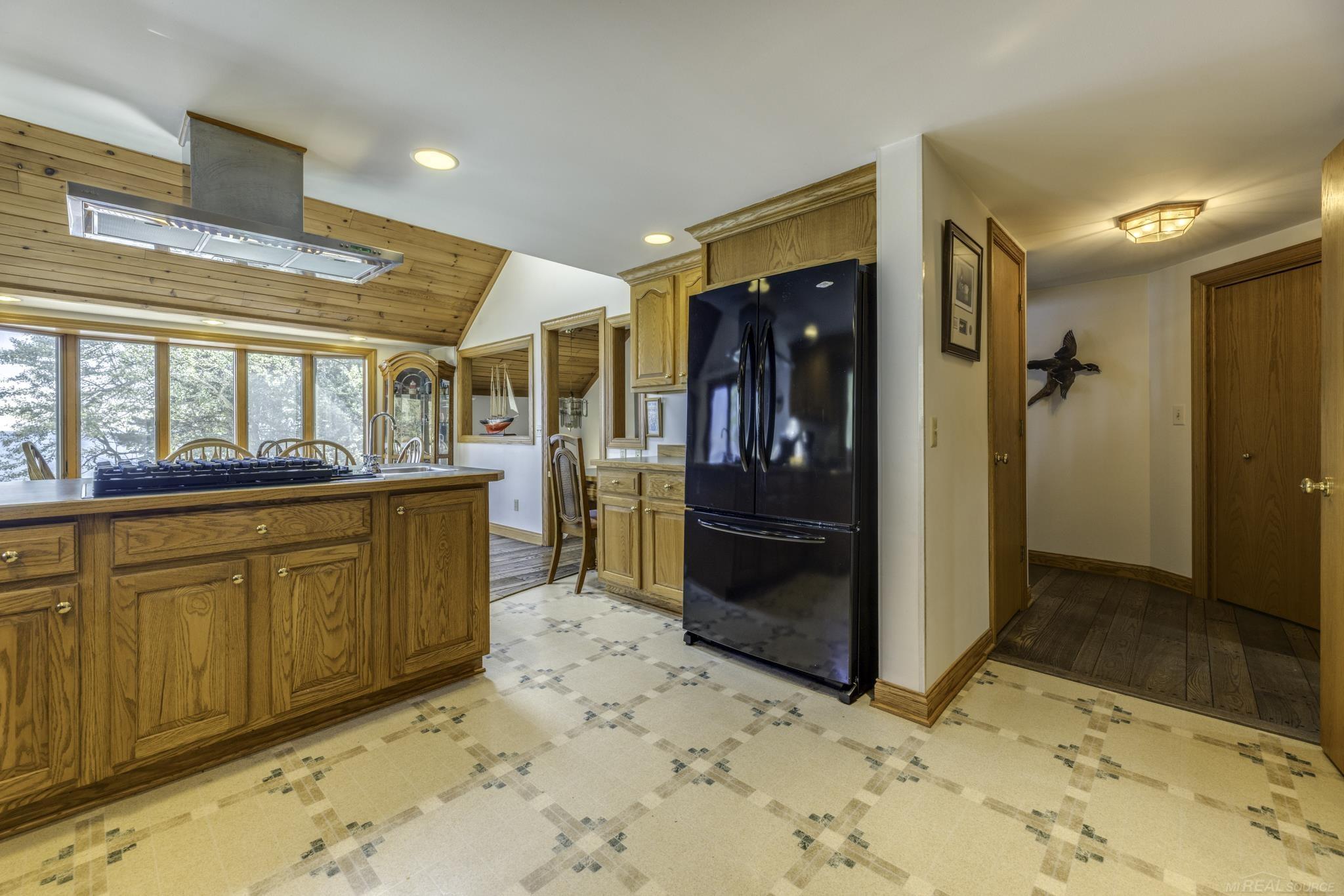 3388 N Lakeshore Road