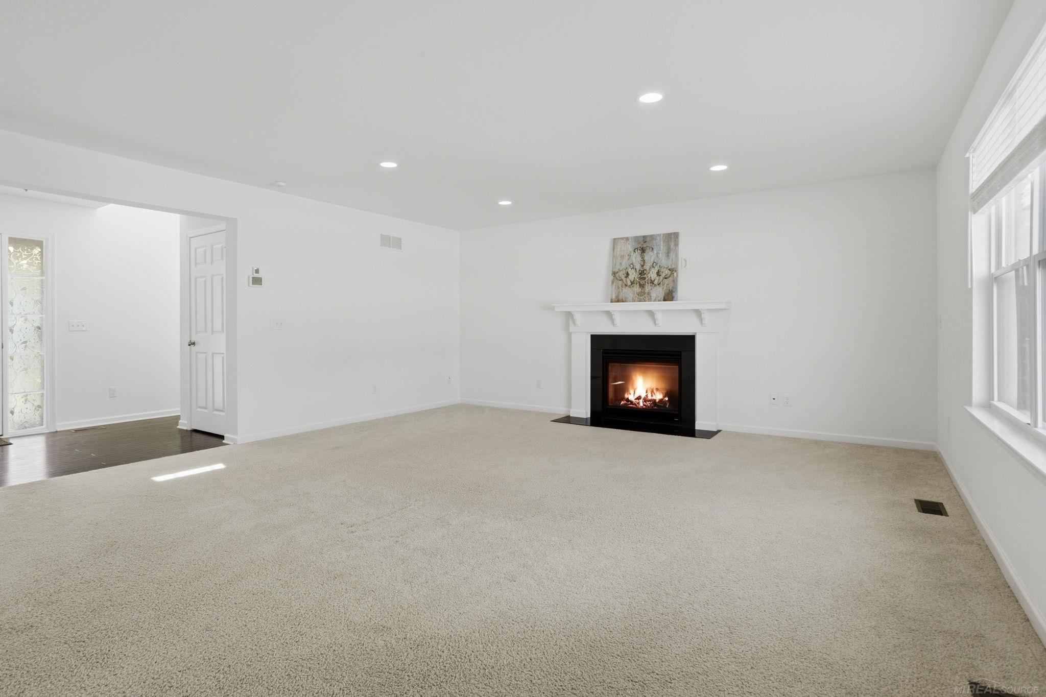 48643 Pioneer Avenue