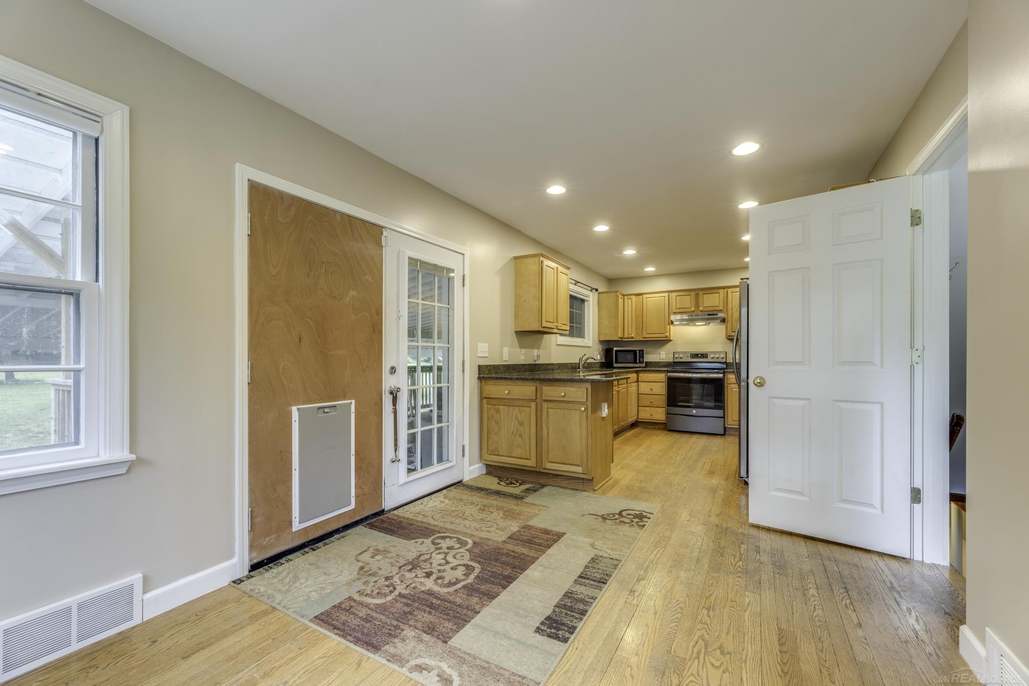 4484 Lakeshore Road