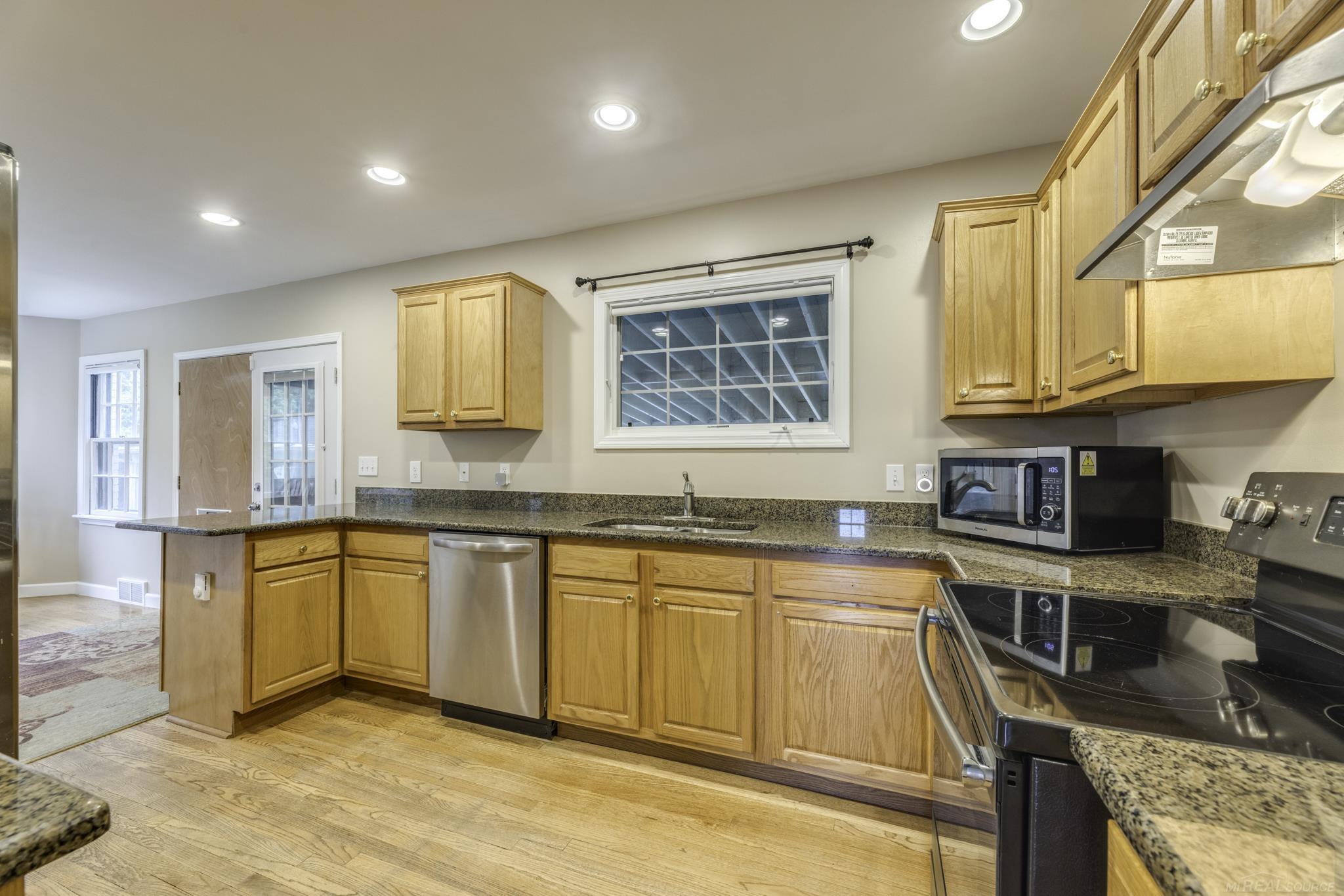 4484 Lakeshore Road