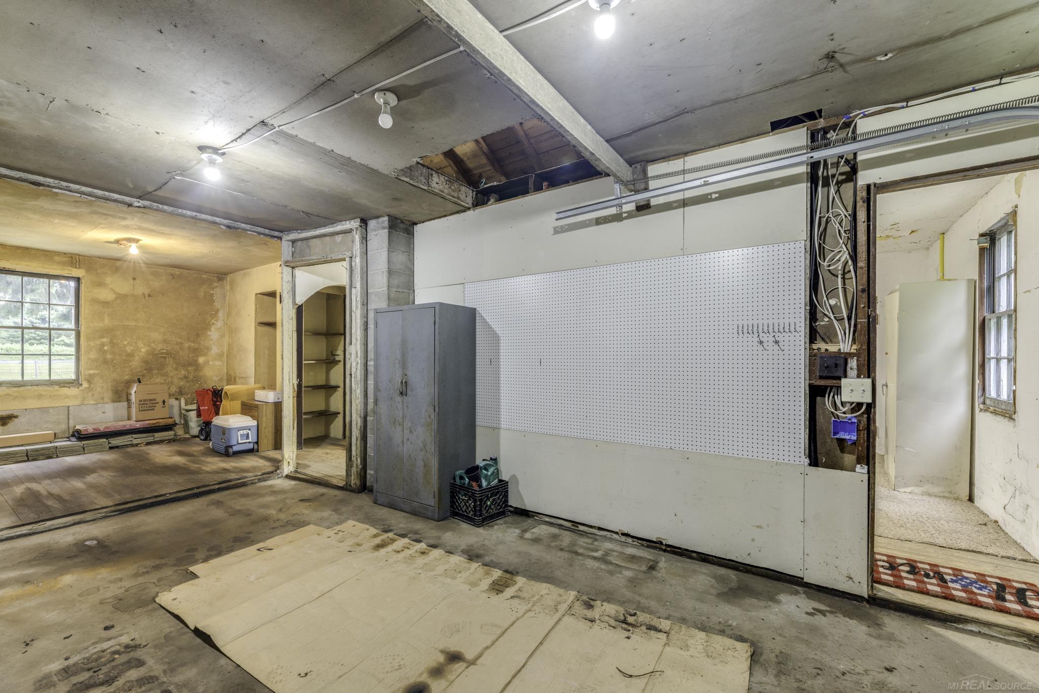 4484 Lakeshore Road