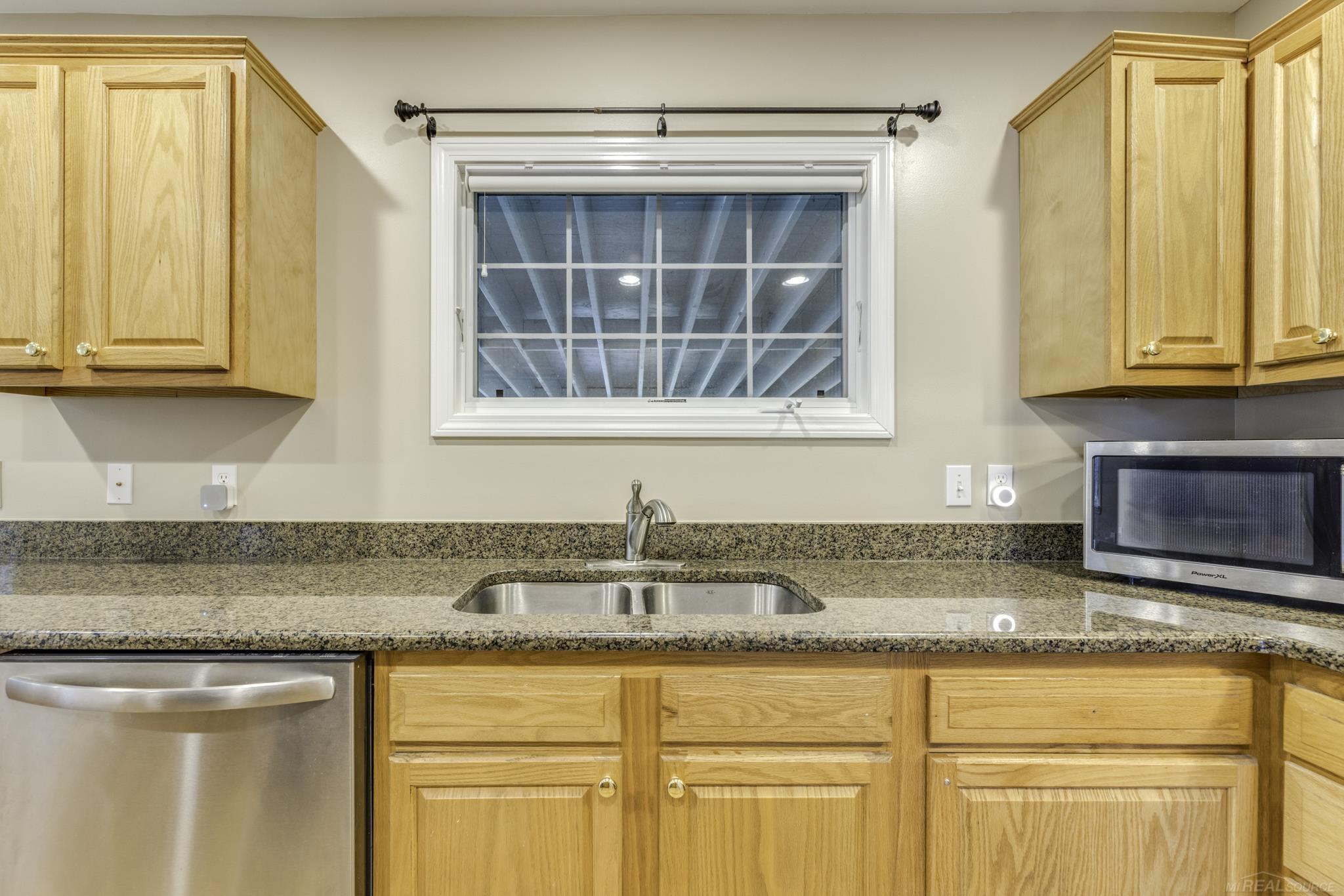 4484 Lakeshore Road