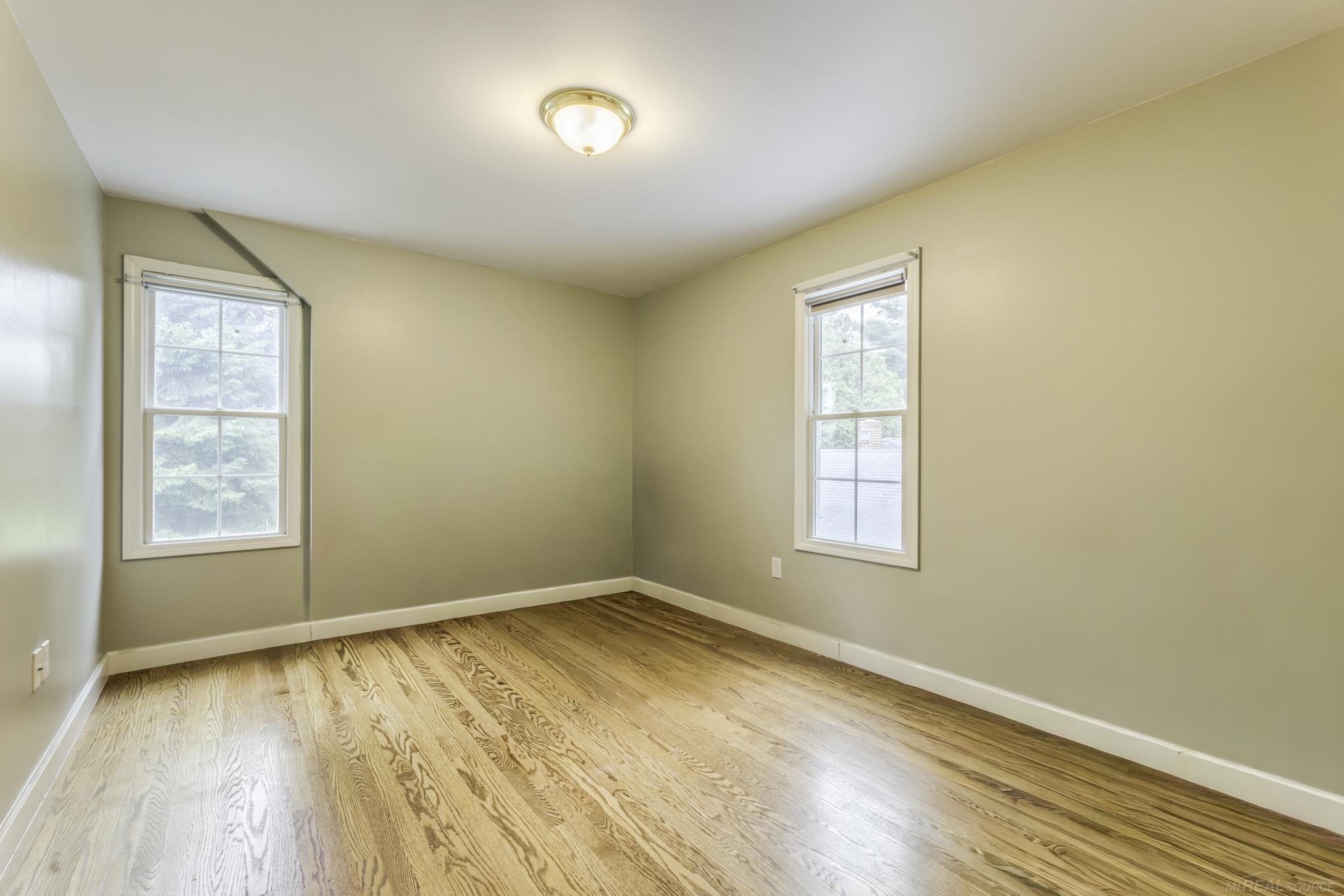 4484 Lakeshore Road