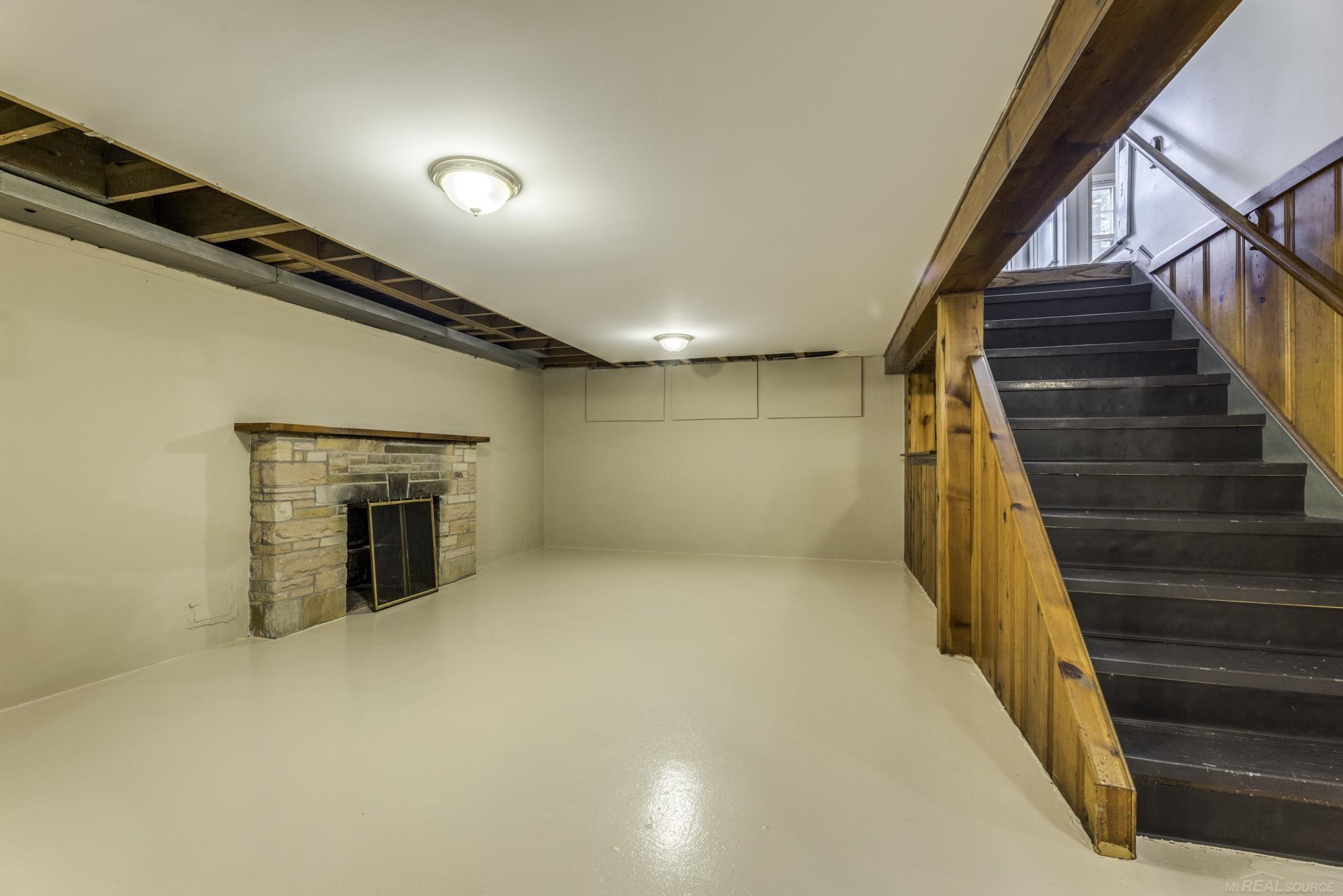 4484 Lakeshore Road