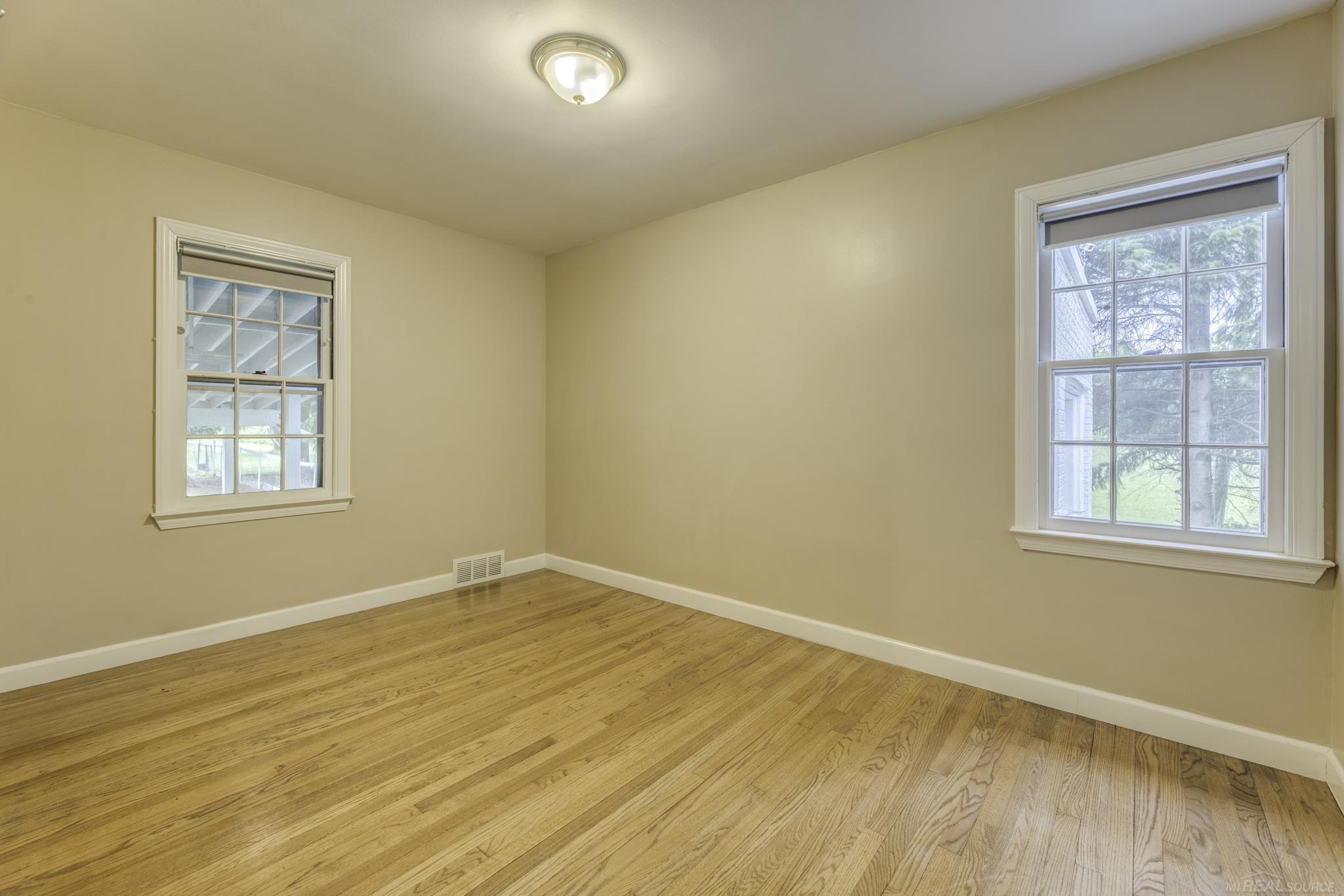4484 Lakeshore Road
