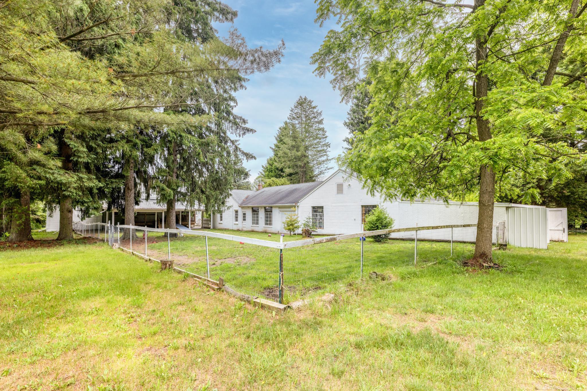 4484 Lakeshore Road