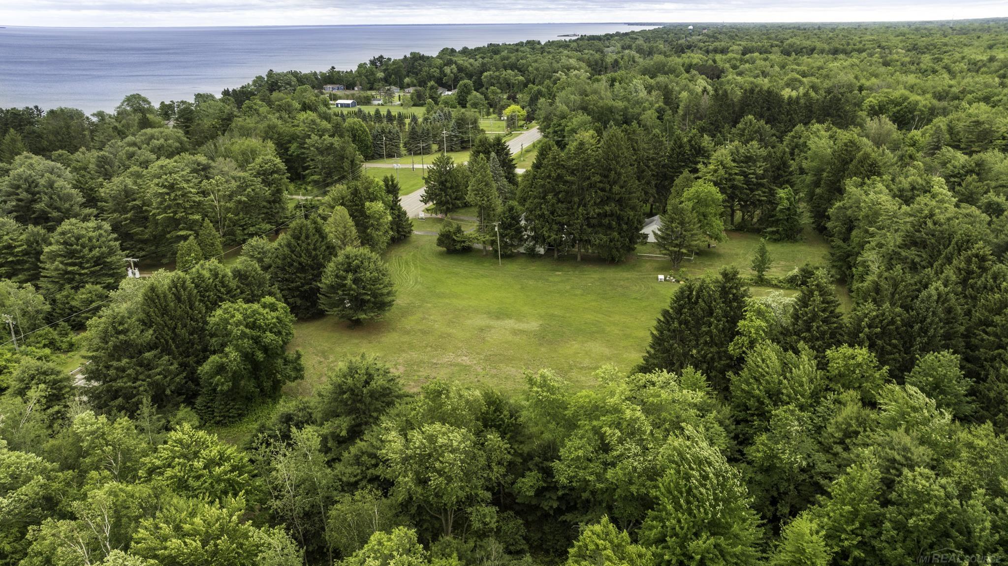 4484 Lakeshore Road
