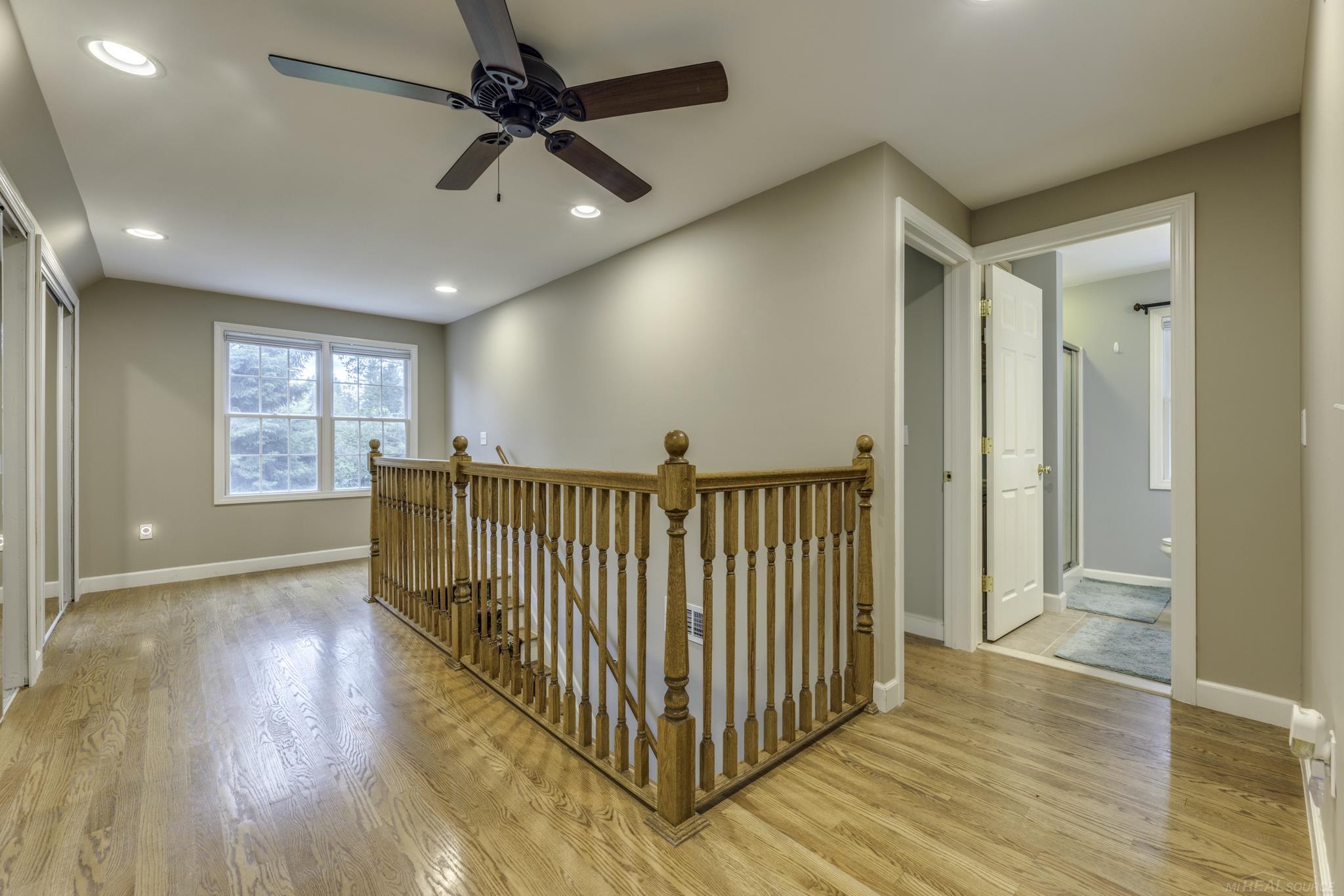 4484 Lakeshore Road