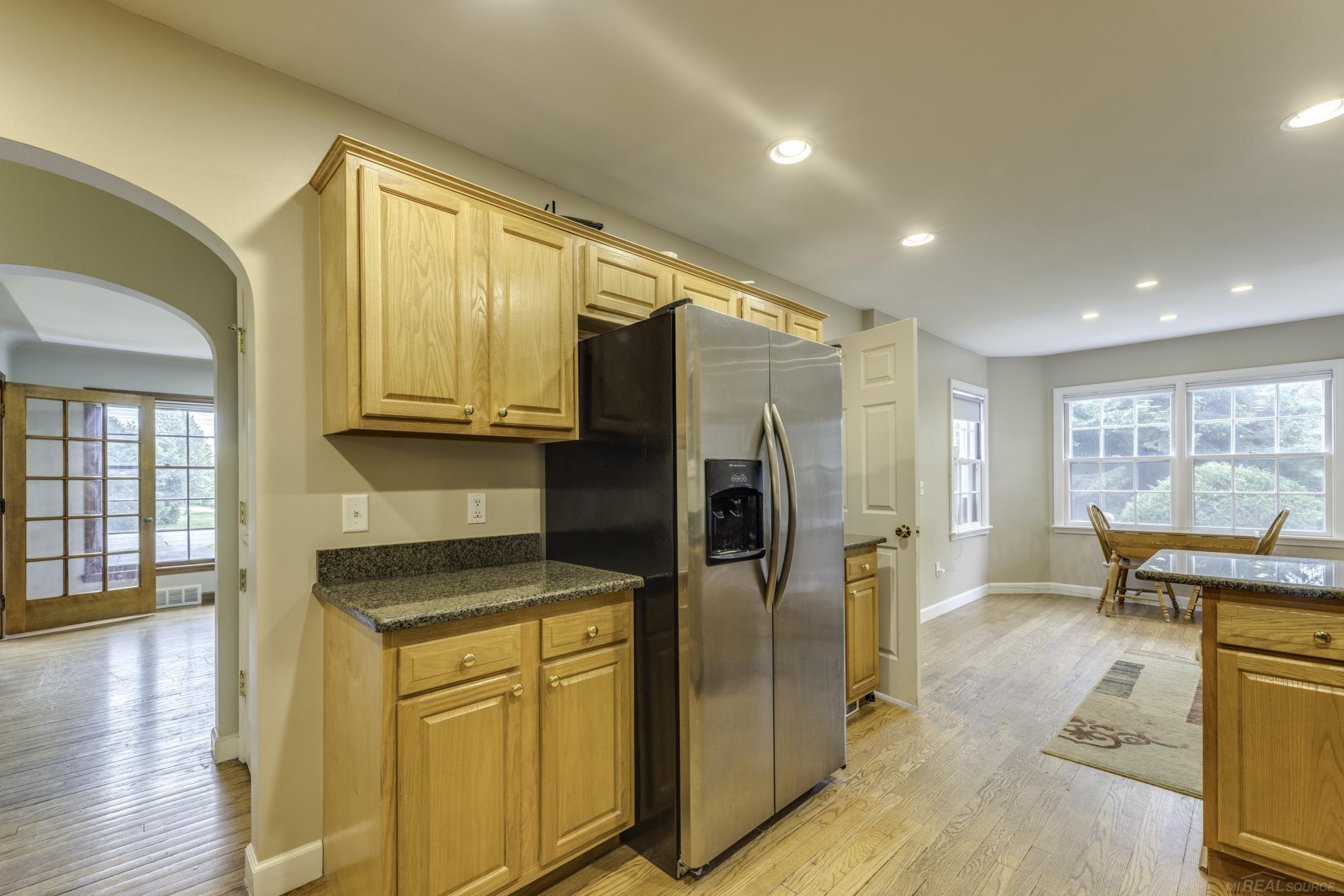 4484 Lakeshore Road