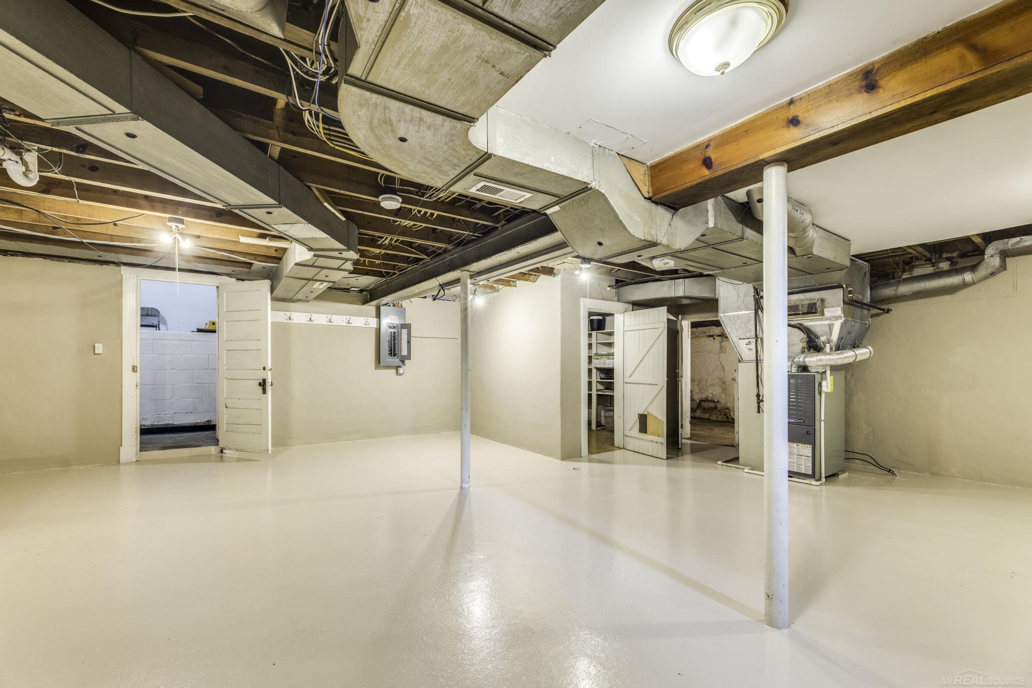 4484 Lakeshore Road