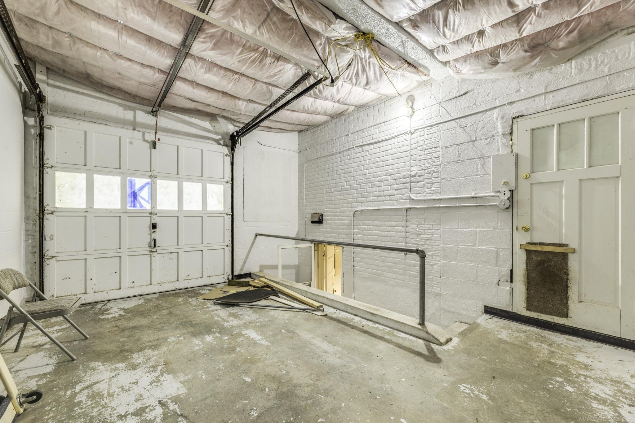 4484 Lakeshore Road