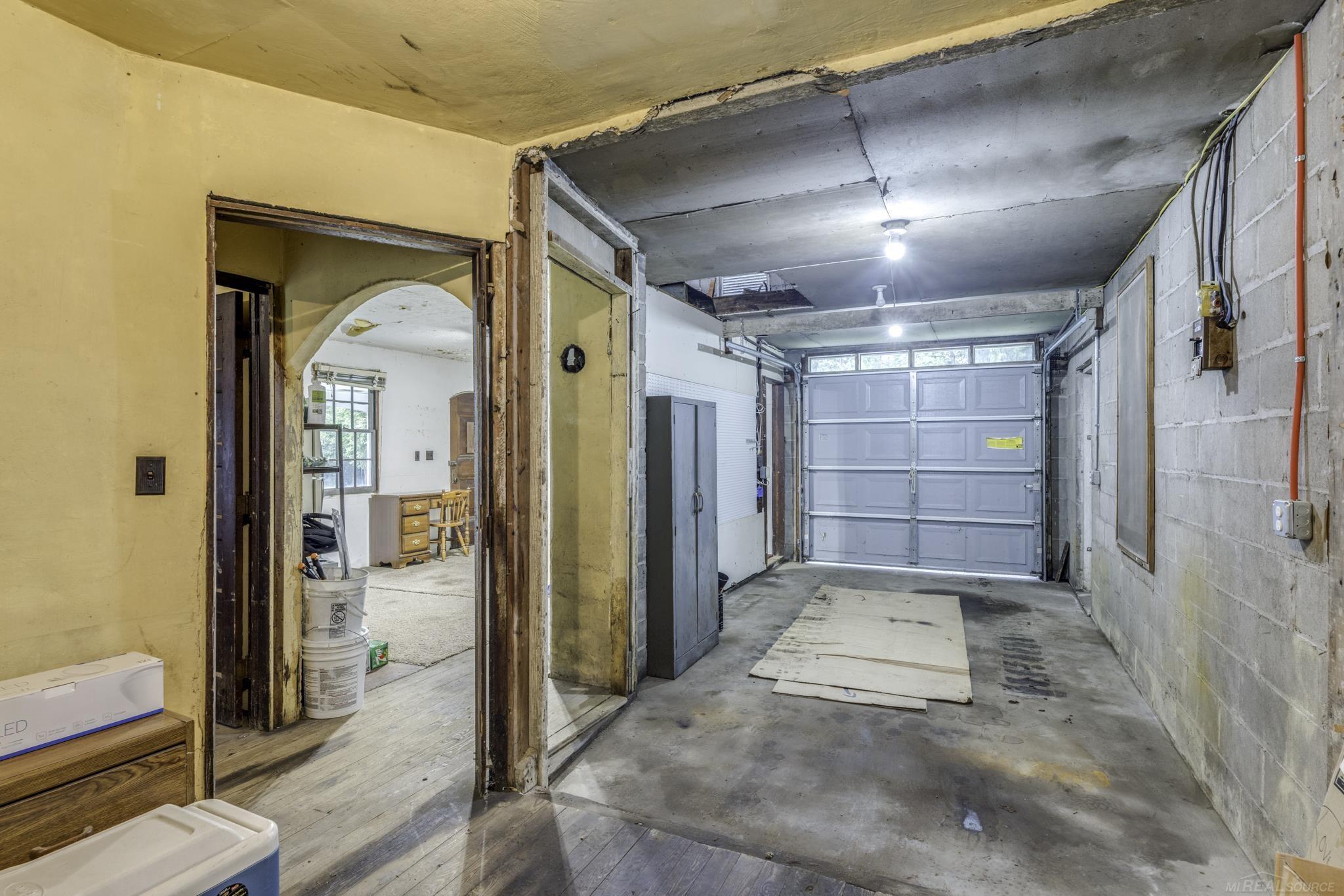 4484 Lakeshore Road