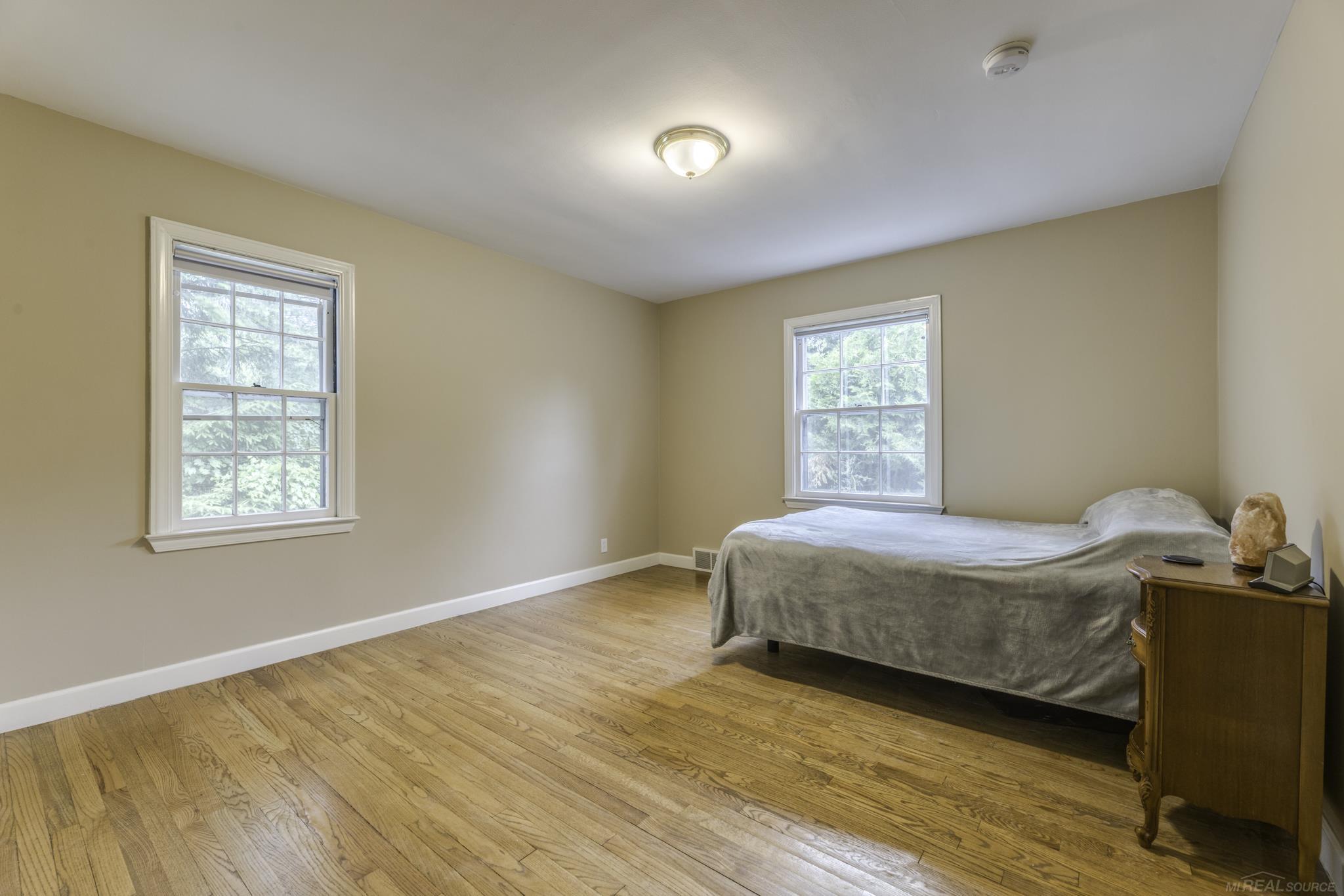 4484 Lakeshore Road