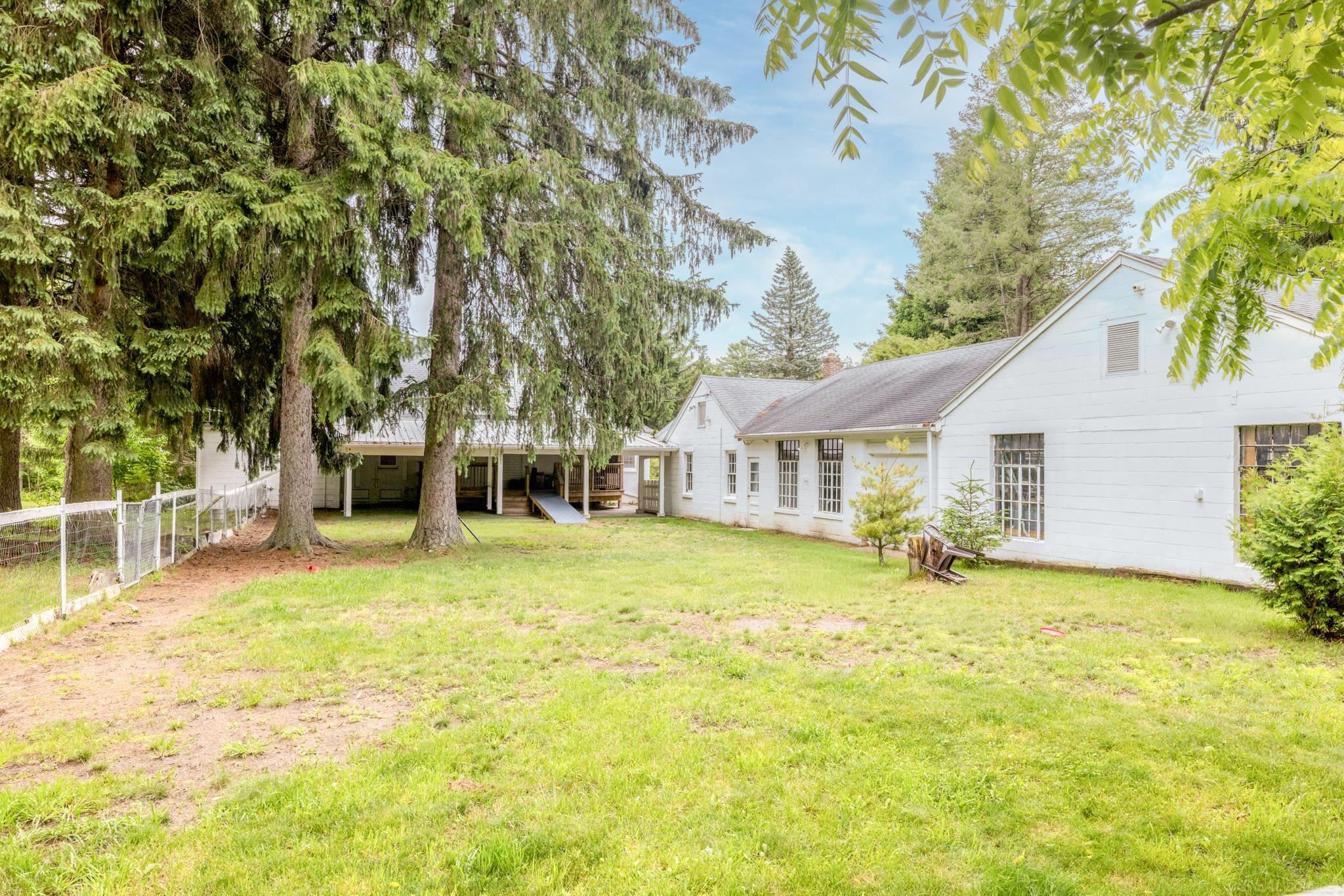 4484 Lakeshore Road