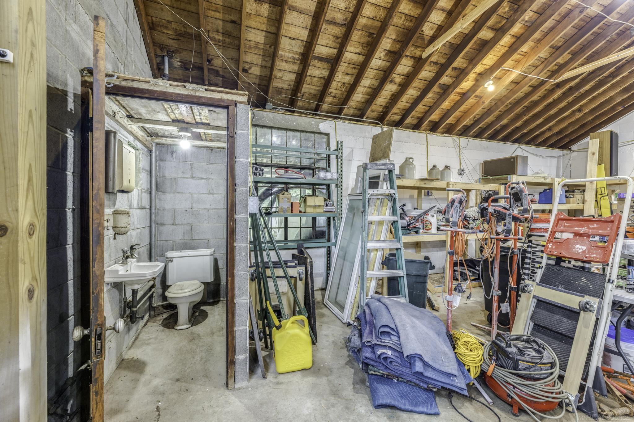 4484 Lakeshore Road