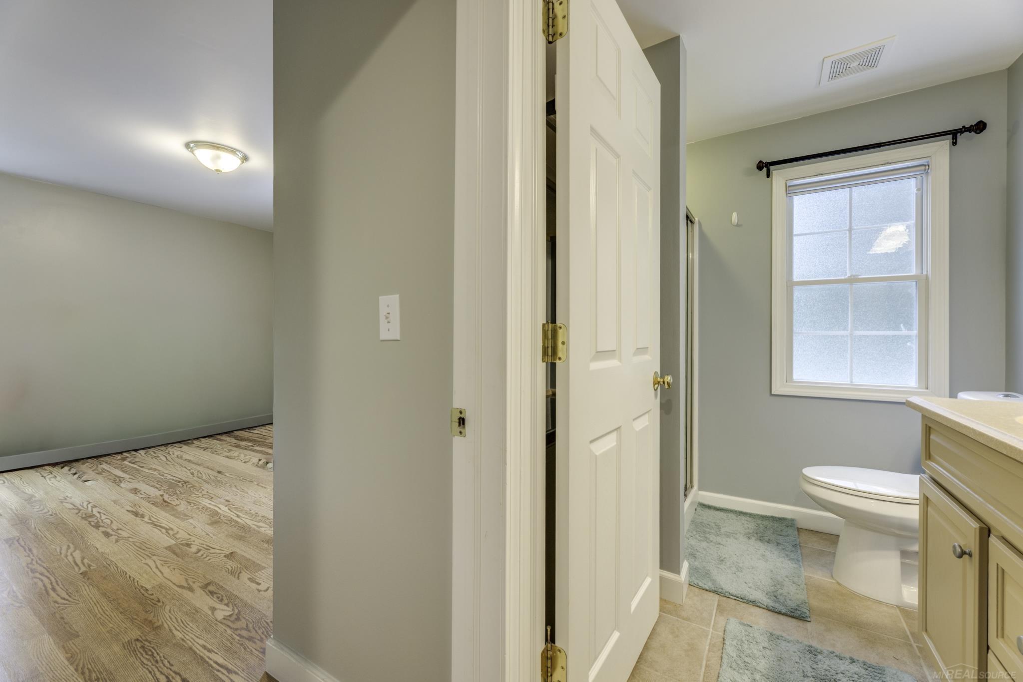 4484 Lakeshore Road