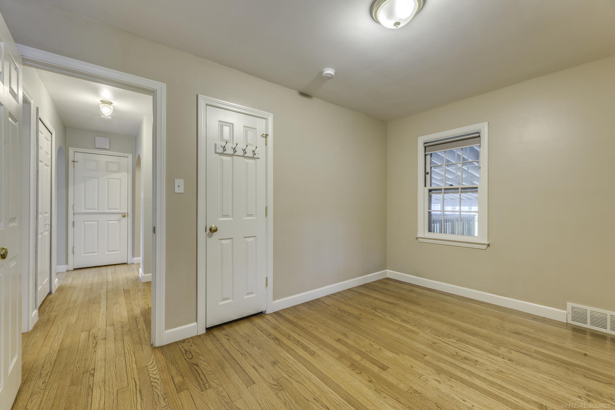 4484 Lakeshore Road