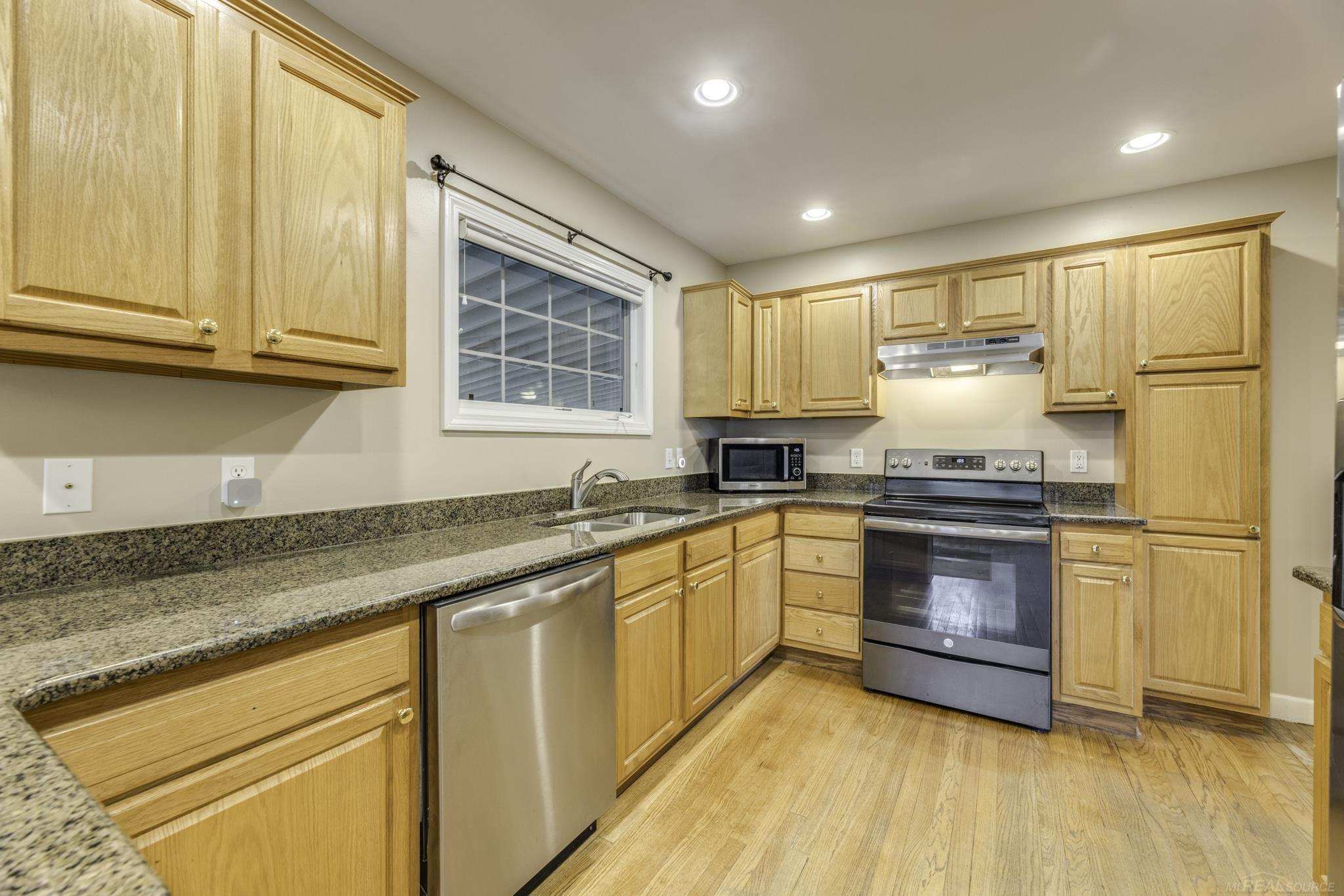 4484 Lakeshore Road