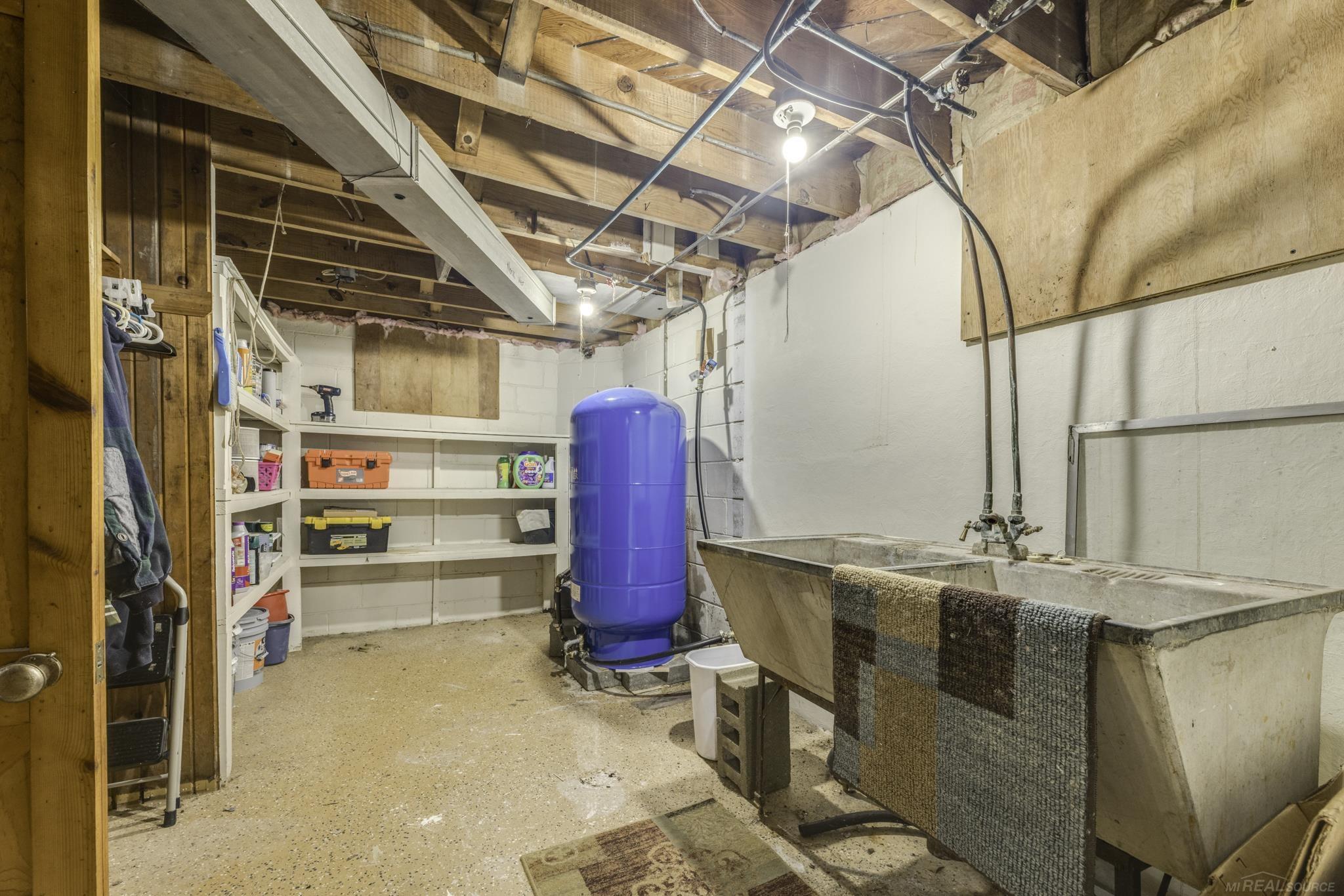 4484 Lakeshore Road