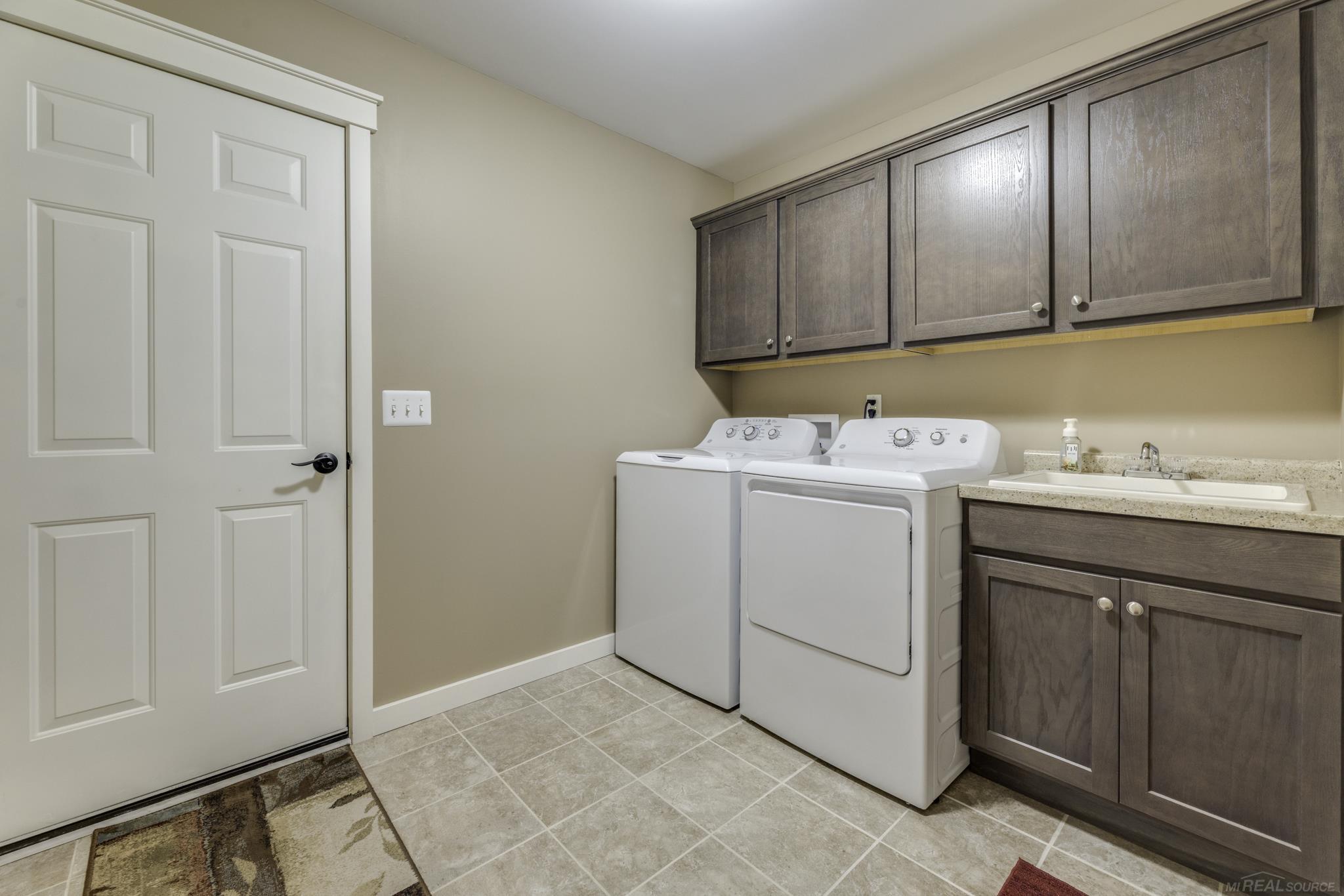 7061 Greenbush Lane