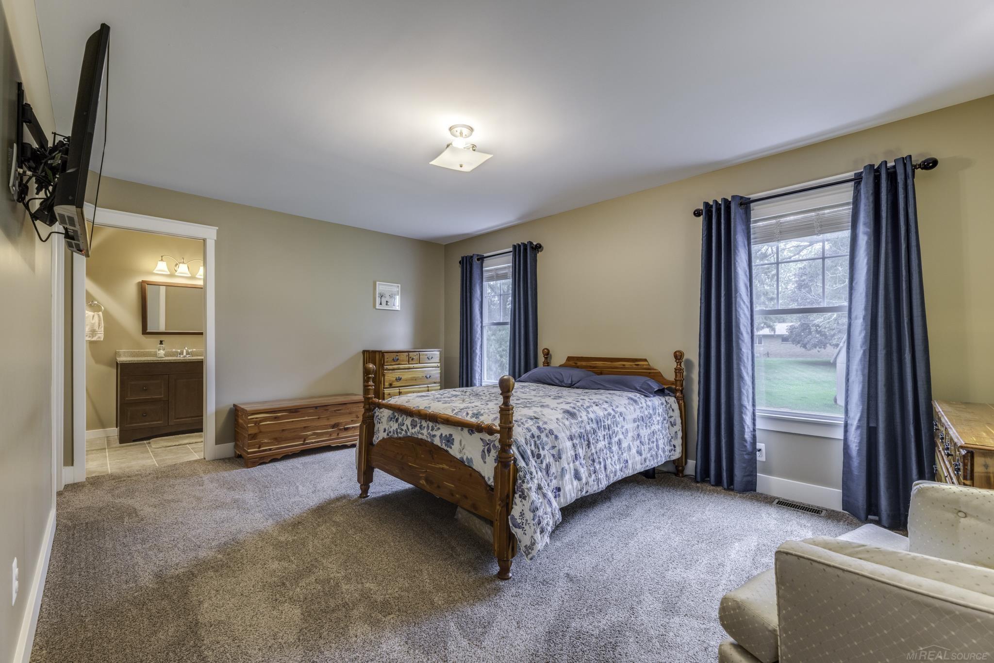 7061 Greenbush Lane