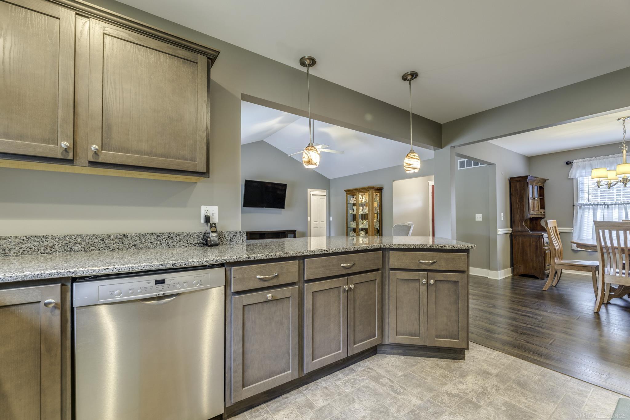 7061 Greenbush Lane