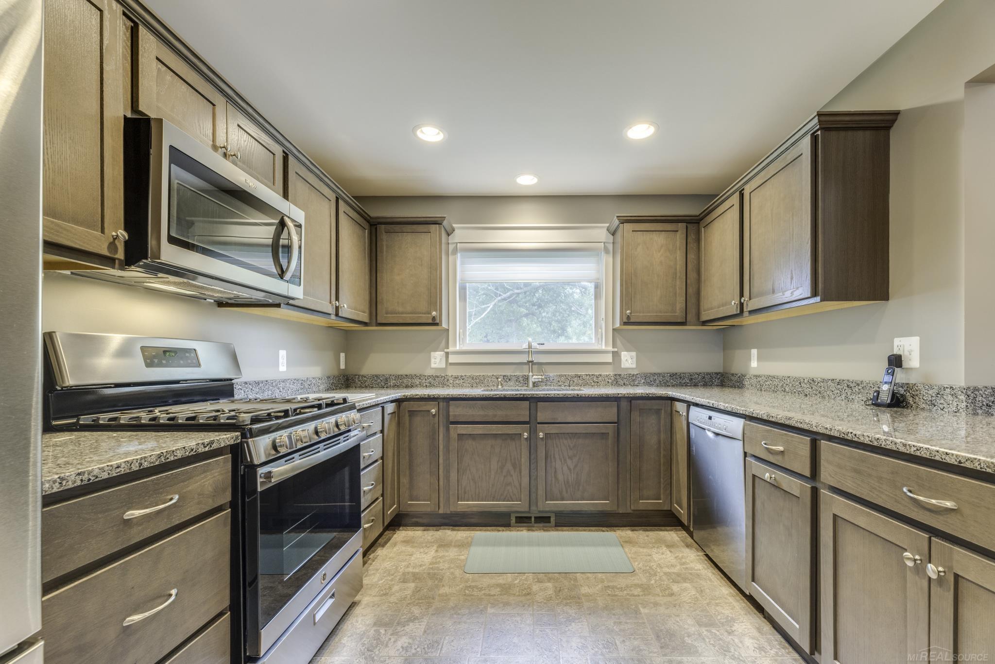 7061 Greenbush Lane