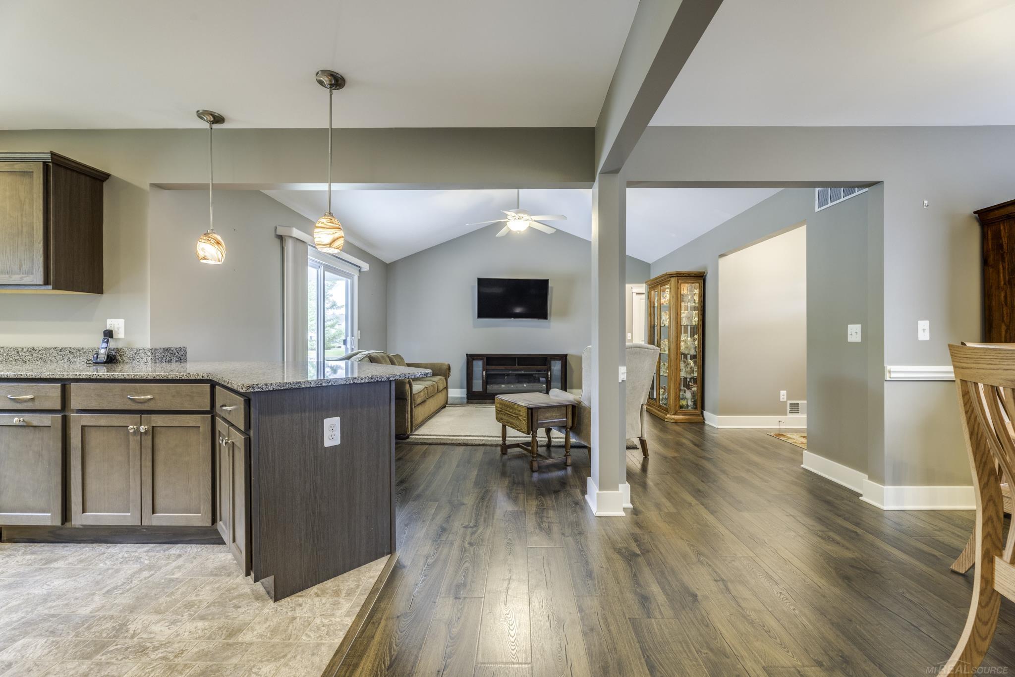 7061 Greenbush Lane