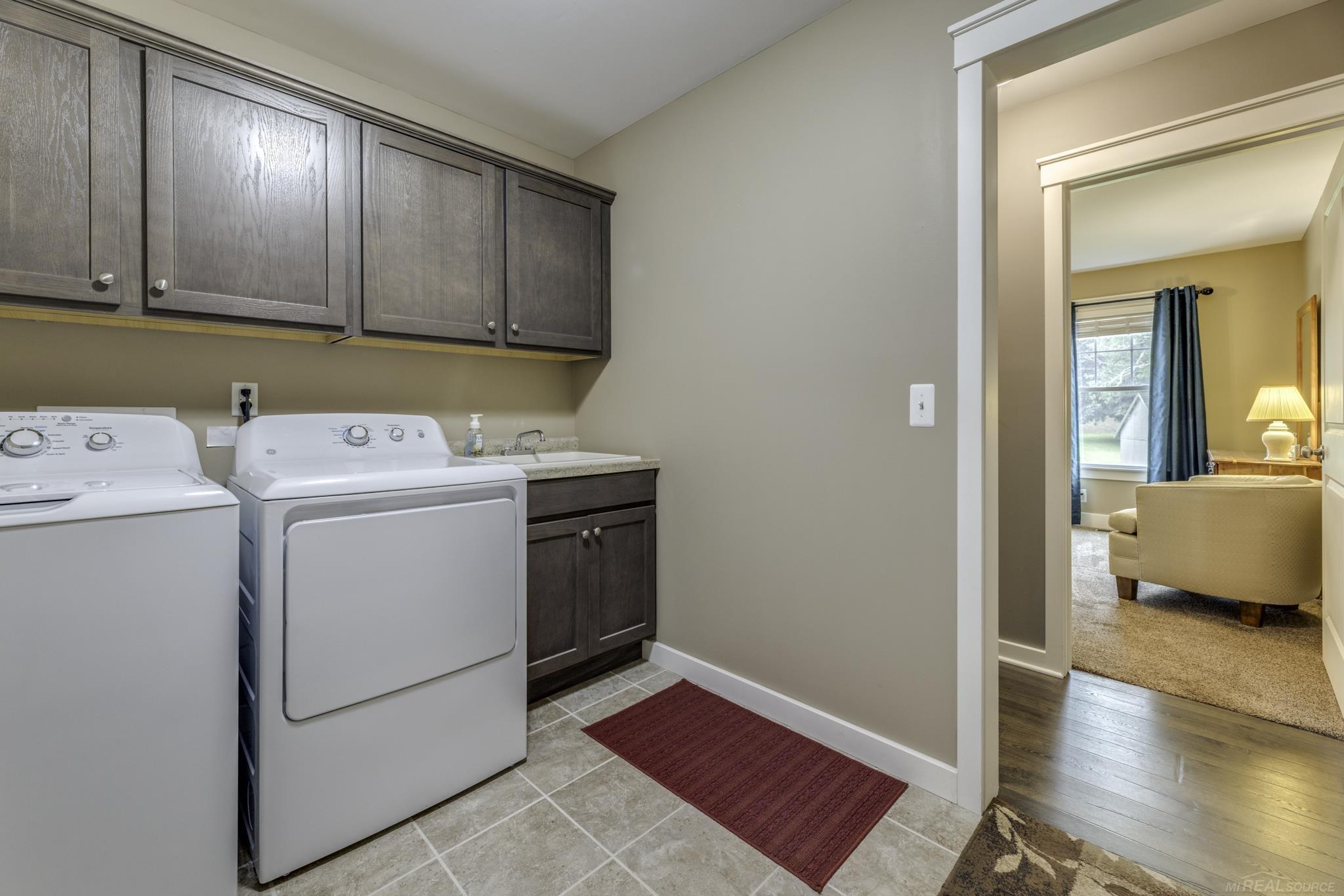 7061 Greenbush Lane