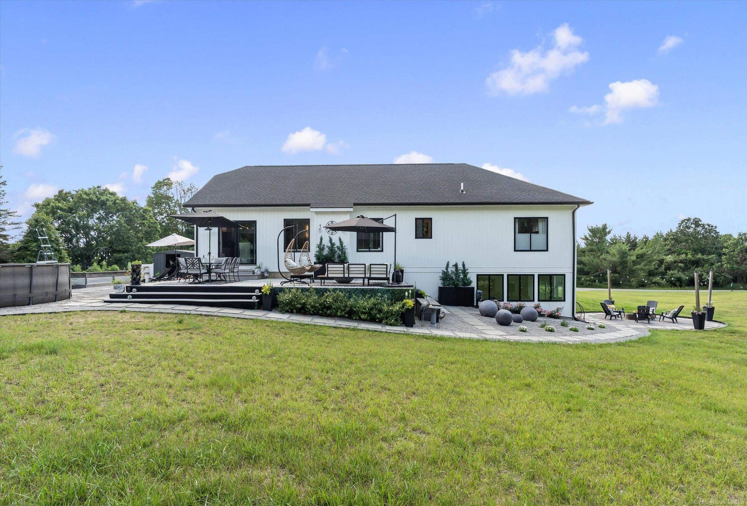370 Windridge Lane