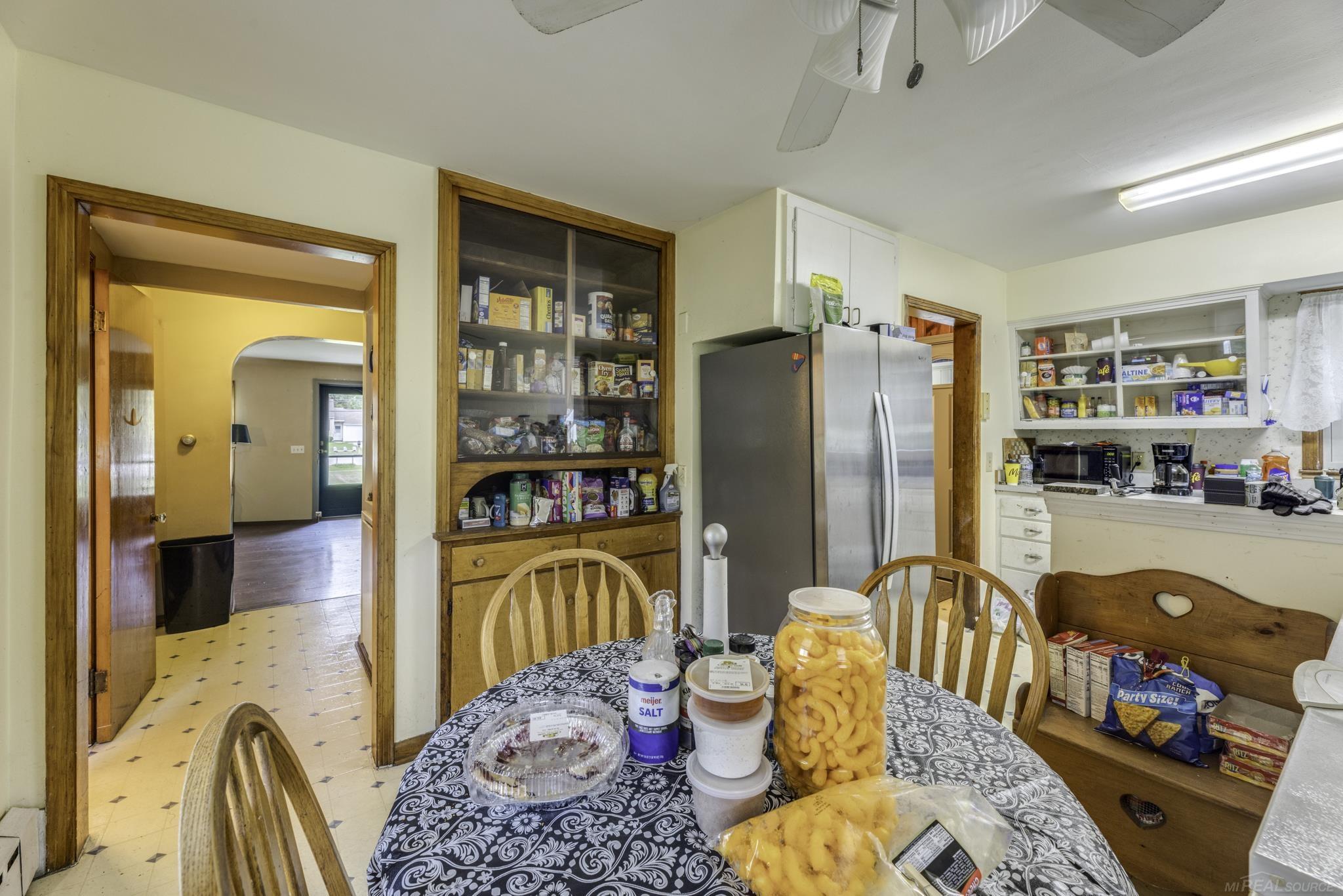 5957 Lakeshore Road