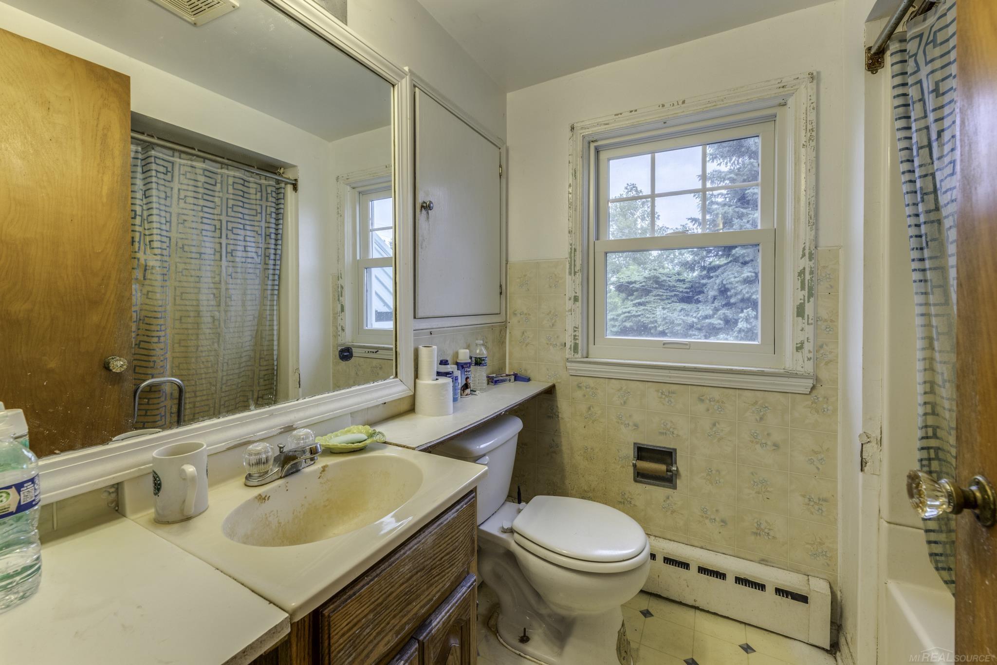 5957 Lakeshore Road