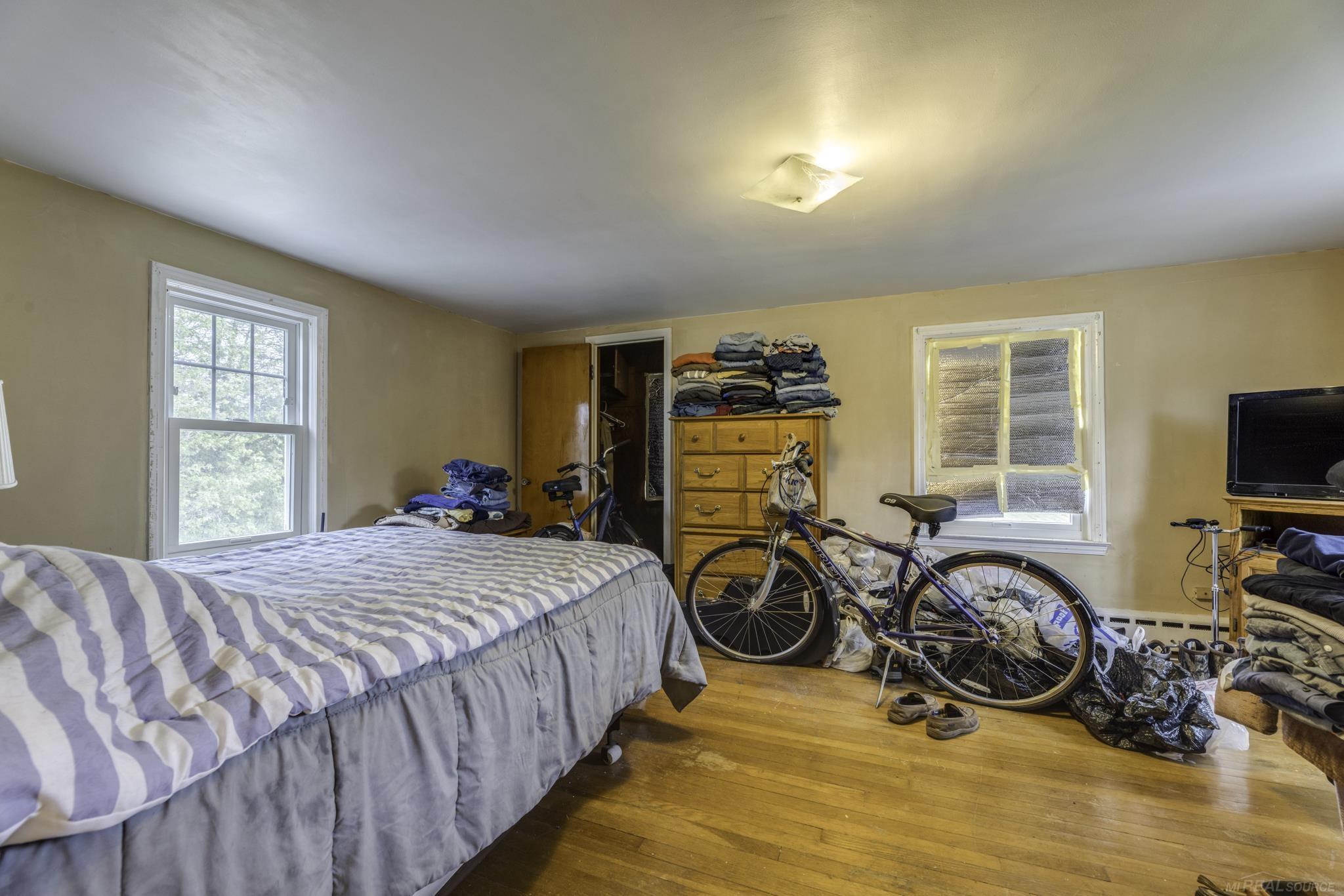 5957 Lakeshore Road
