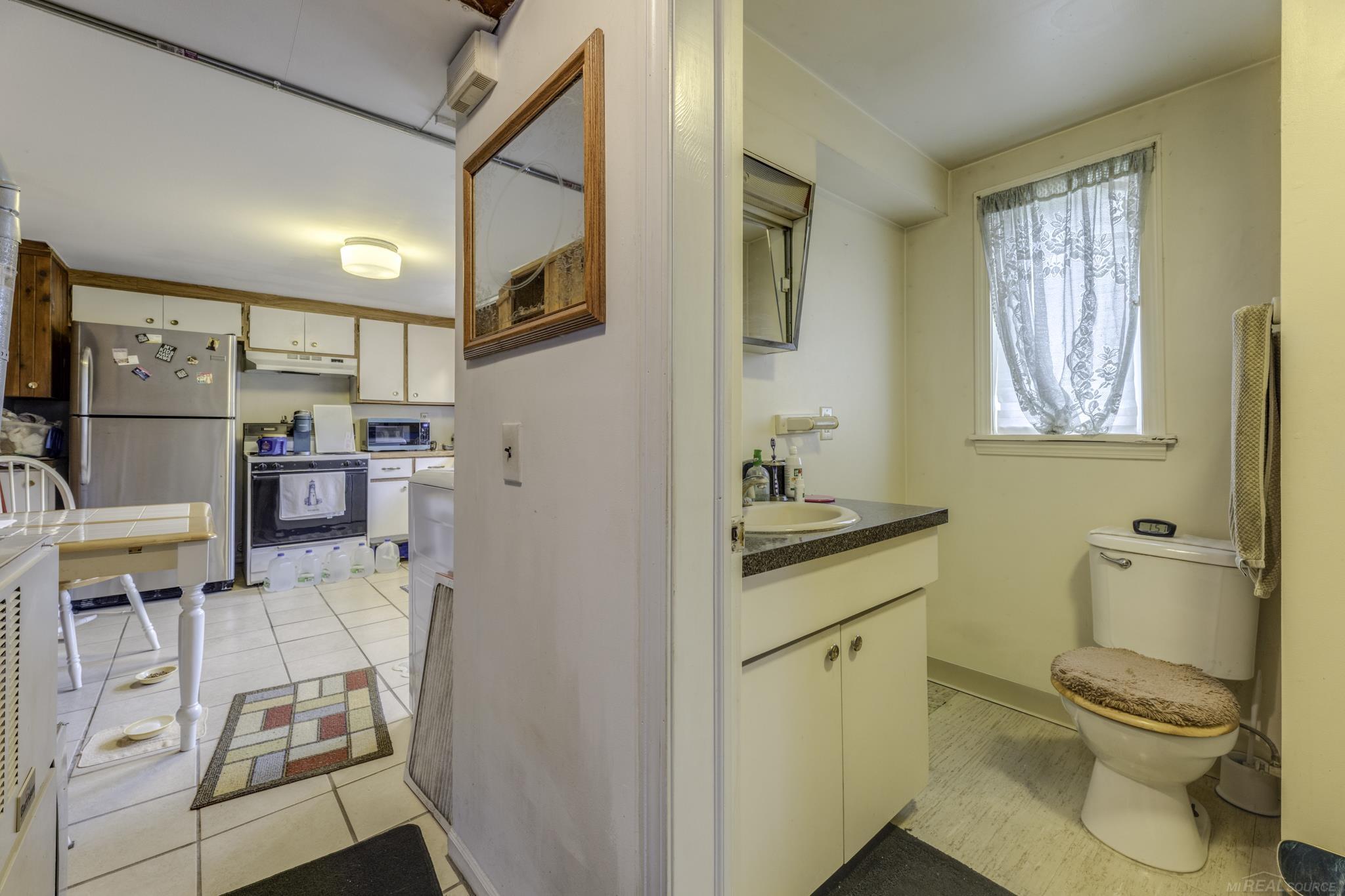 5957 Lakeshore Road