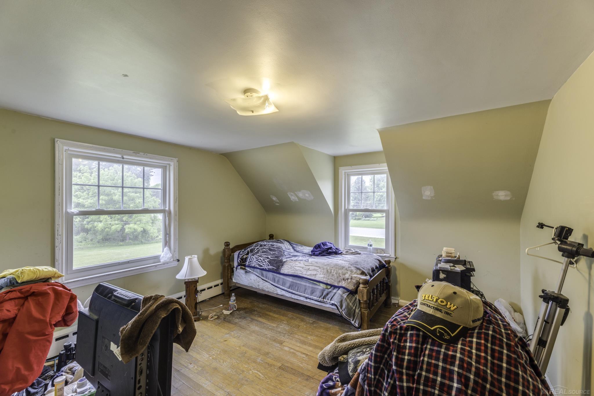 5957 Lakeshore Road