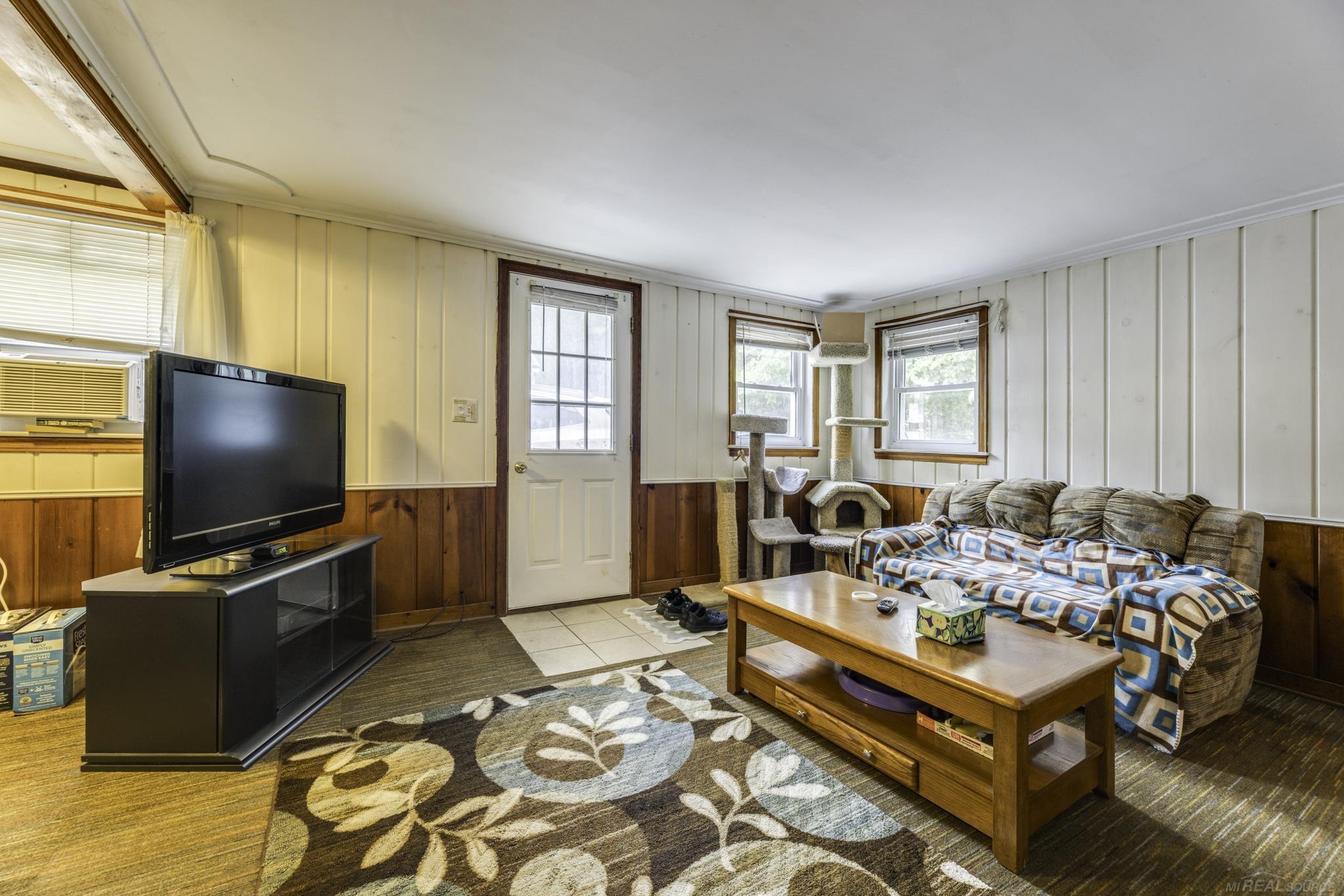 5957 Lakeshore Road