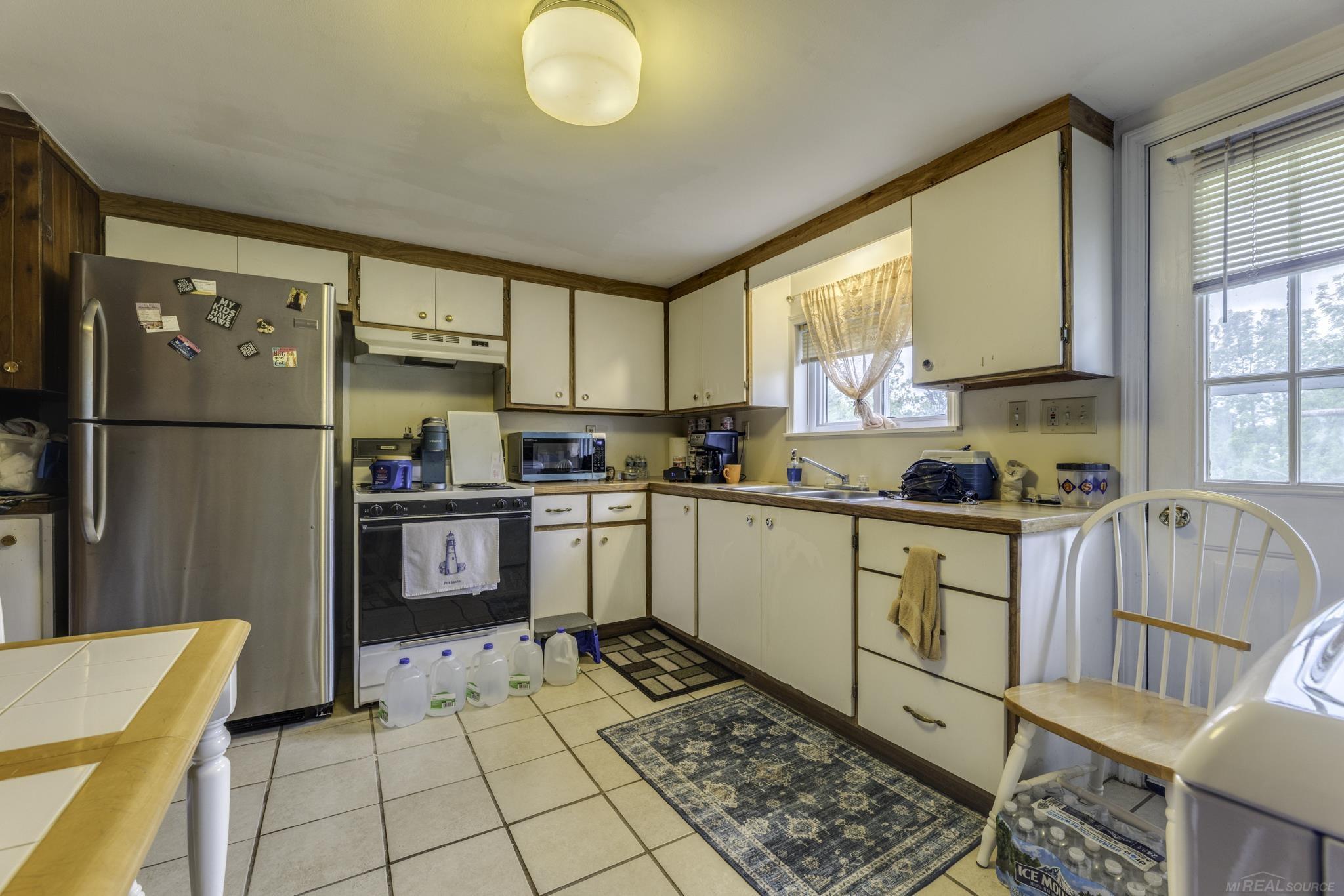 5957 Lakeshore Road