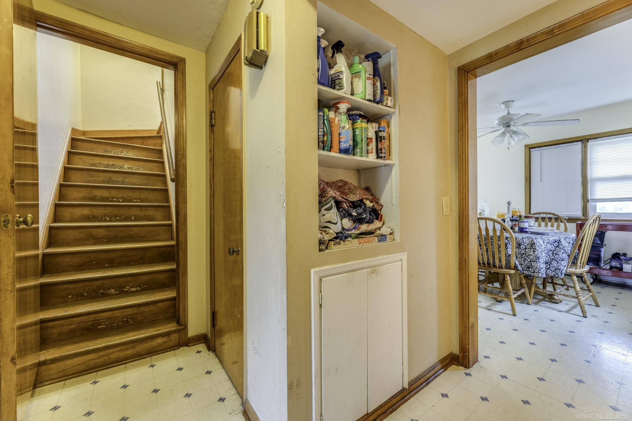 5957 Lakeshore Road