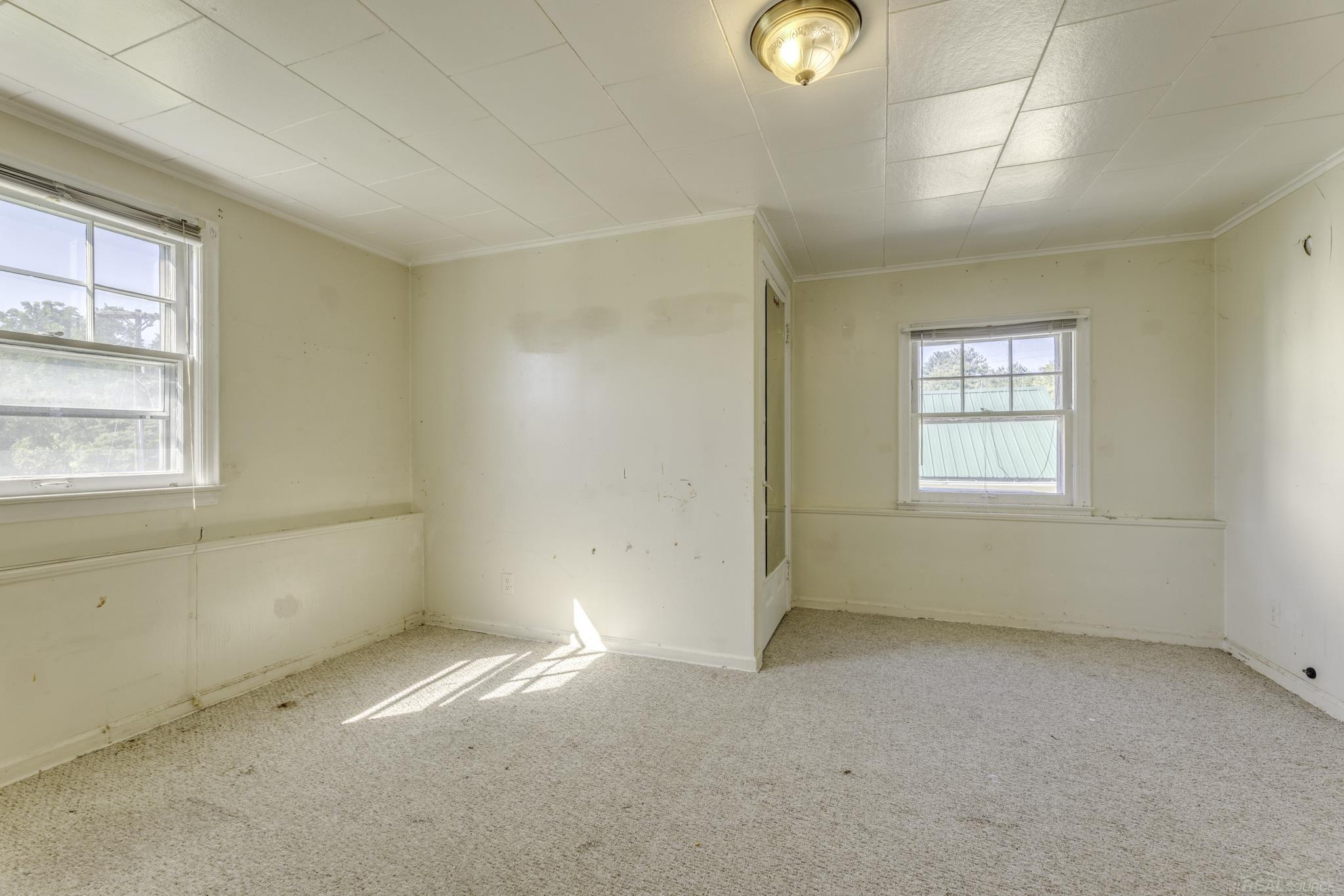 5957 Lakeshore Road