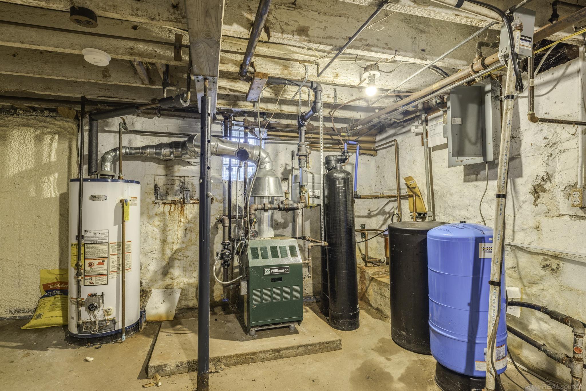 5957 Lakeshore Road