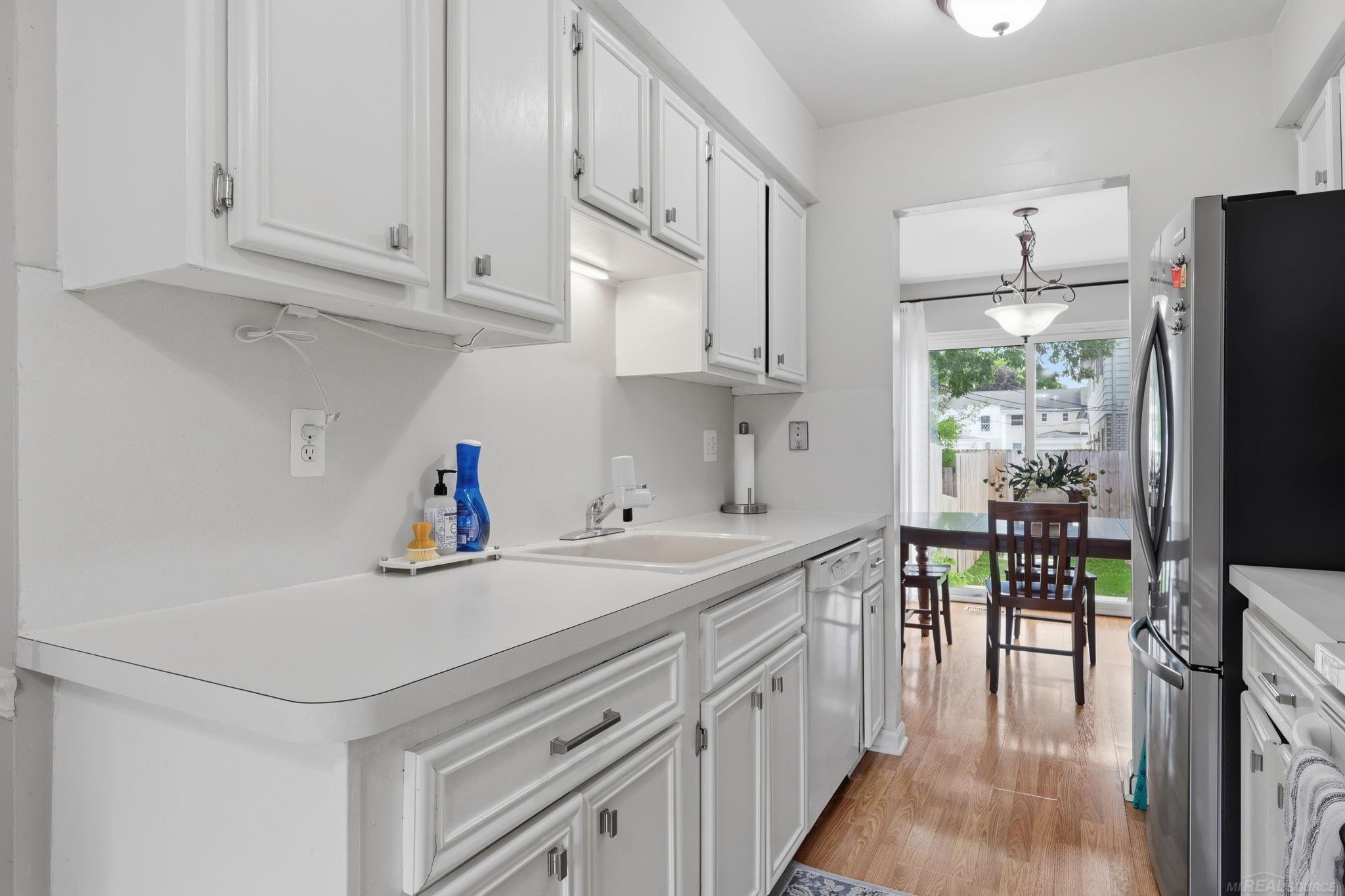119 Manor Way