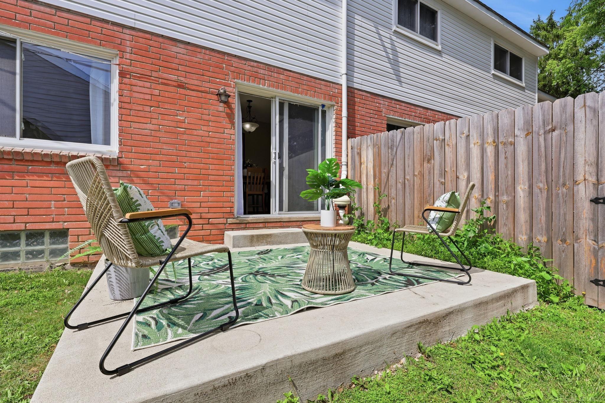 119 Manor Way