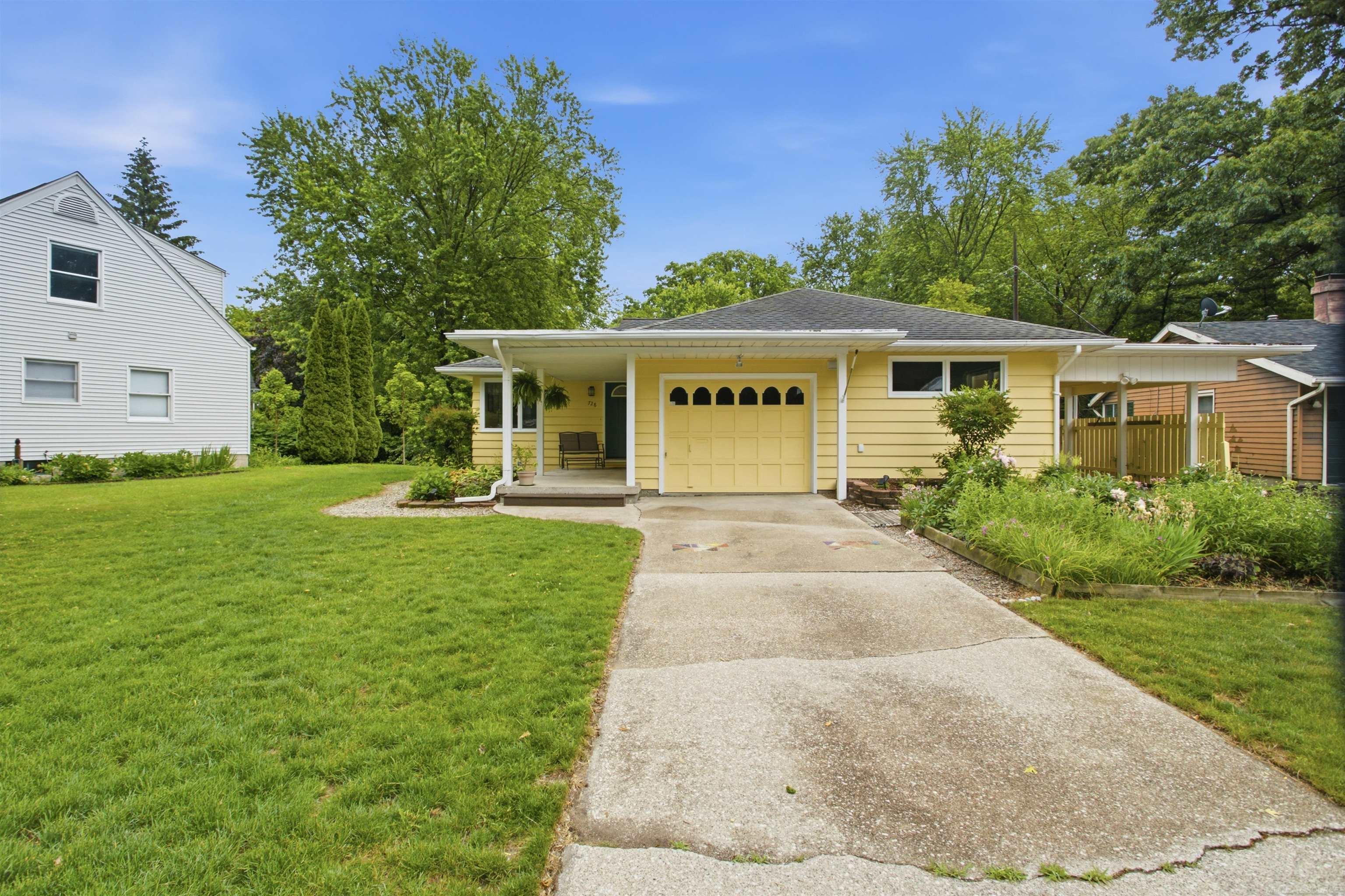 728 Lakeview Drive