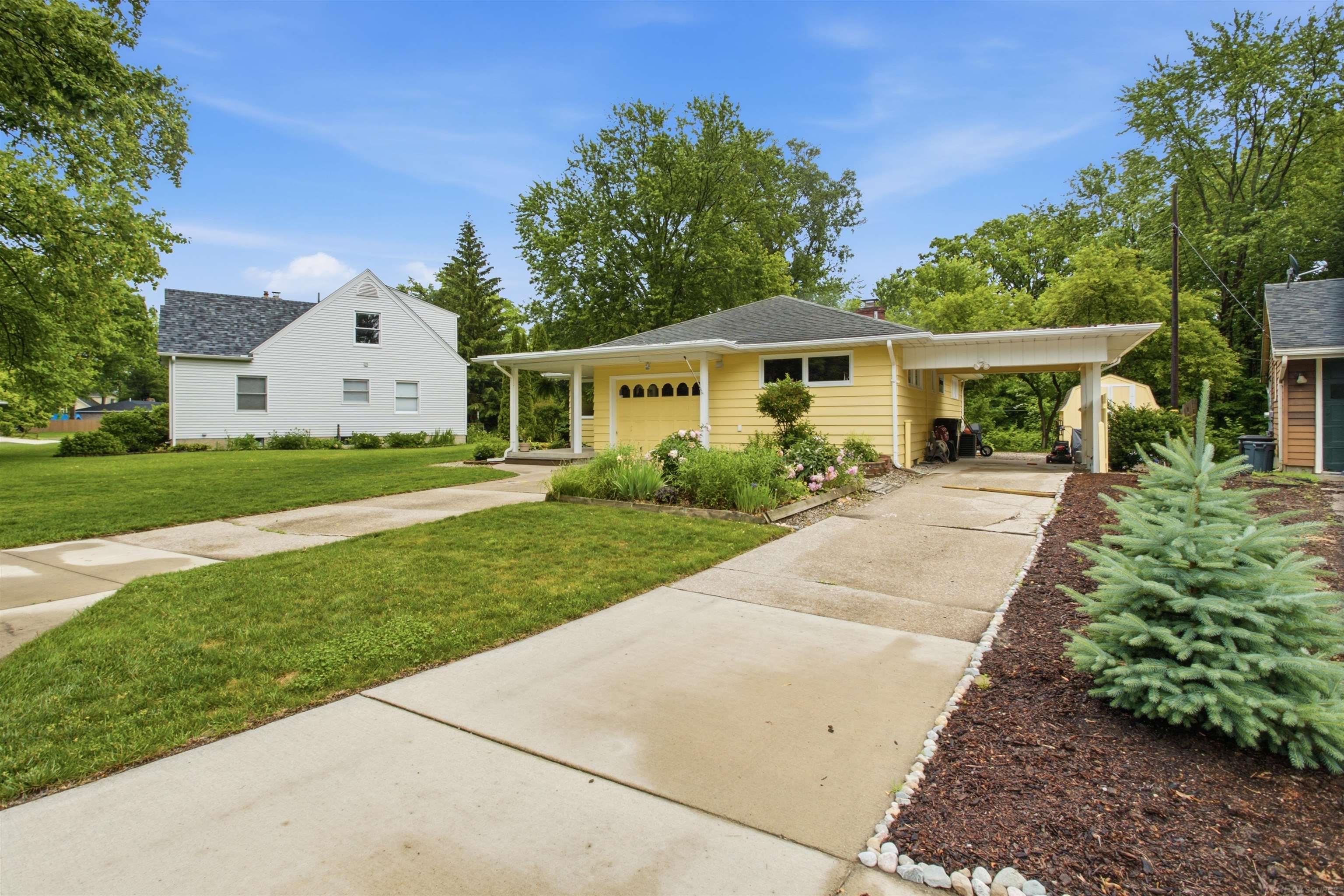 728 Lakeview Drive
